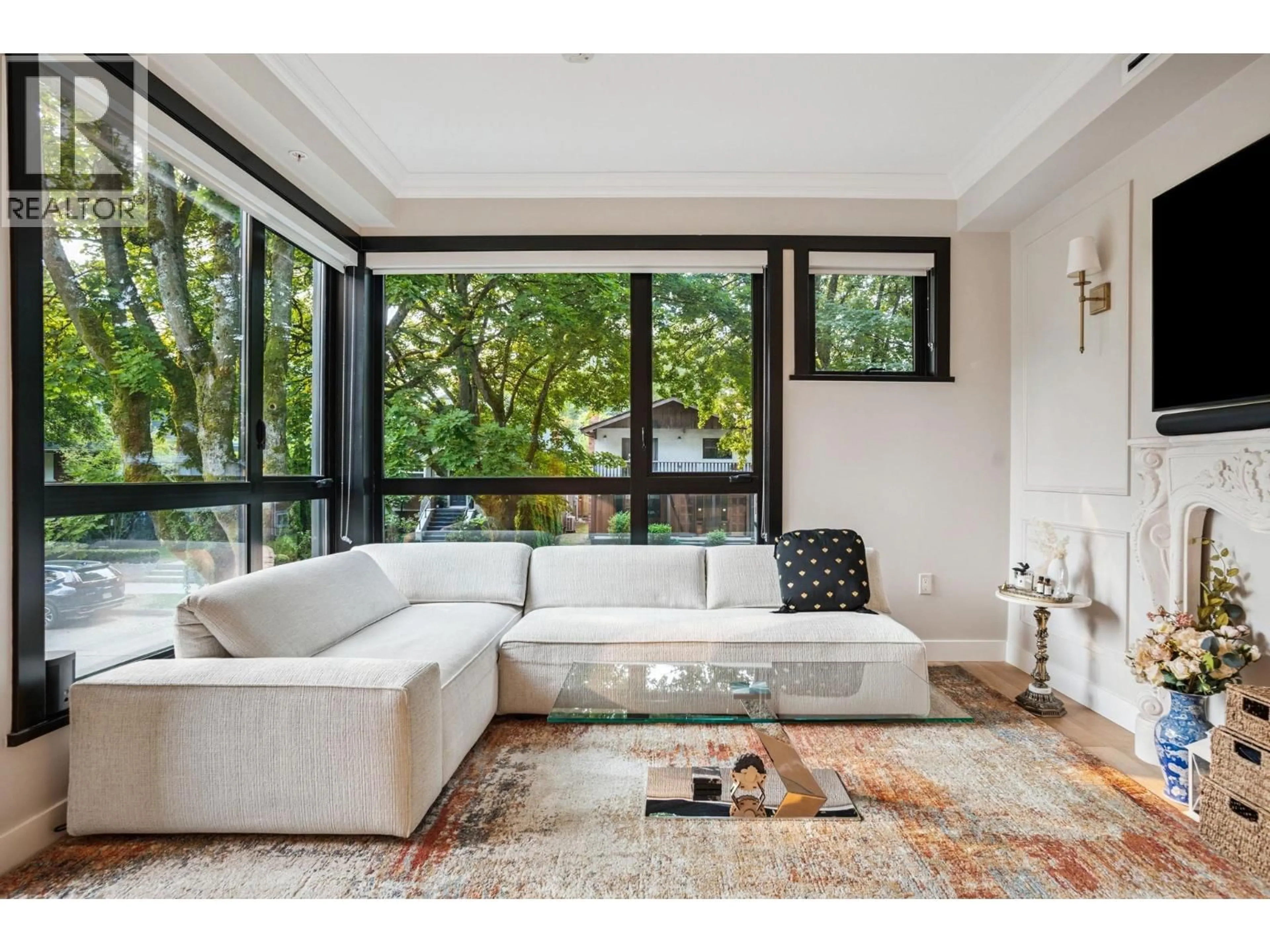 Living room with furniture, unknown for 201 - 3669 WEST 11TH AVENUE, Vancouver British Columbia V6R2K4