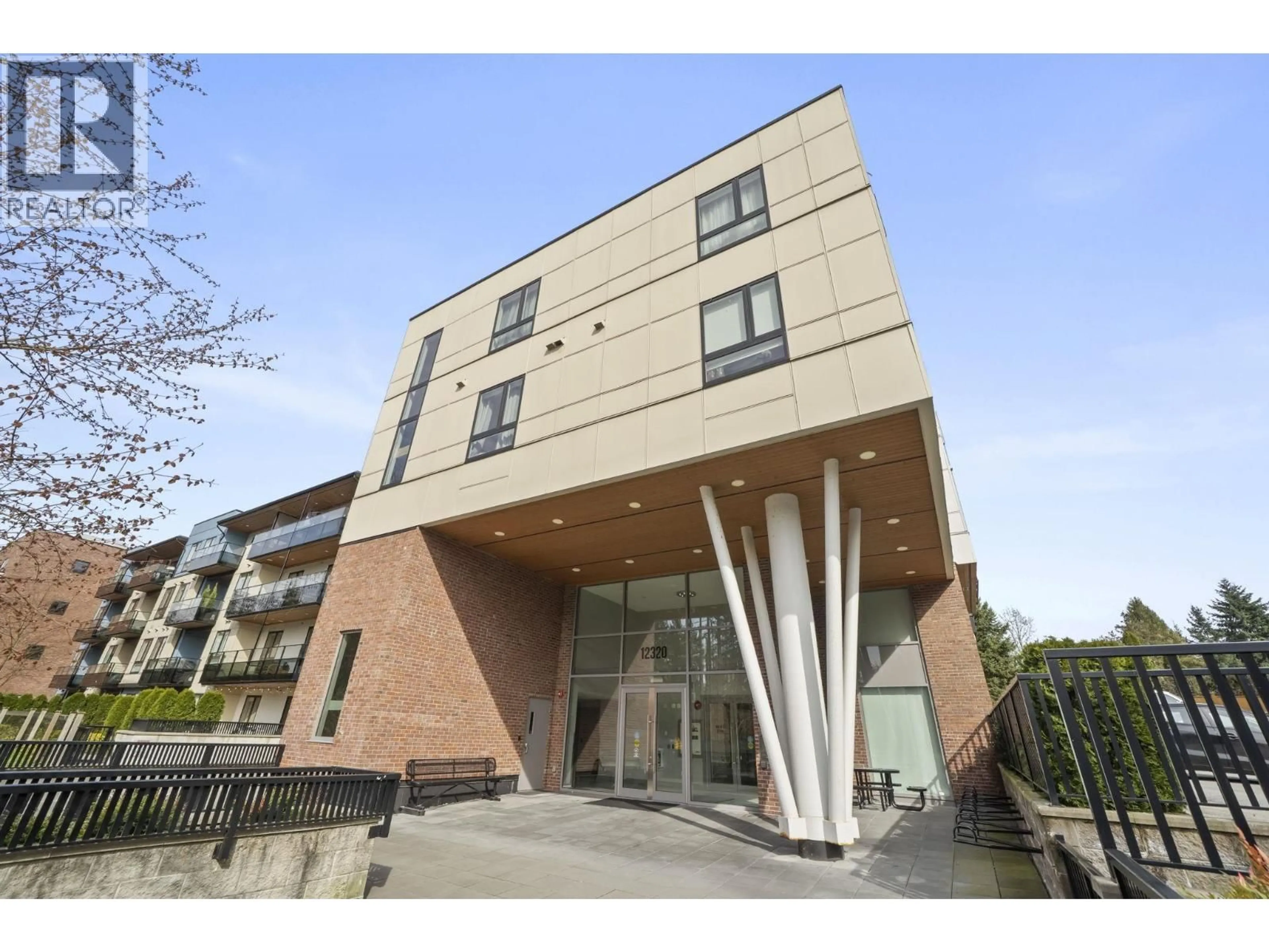 Indoor foyer for 213 - 12320 222 STREET, Maple Ridge British Columbia V2X4K8