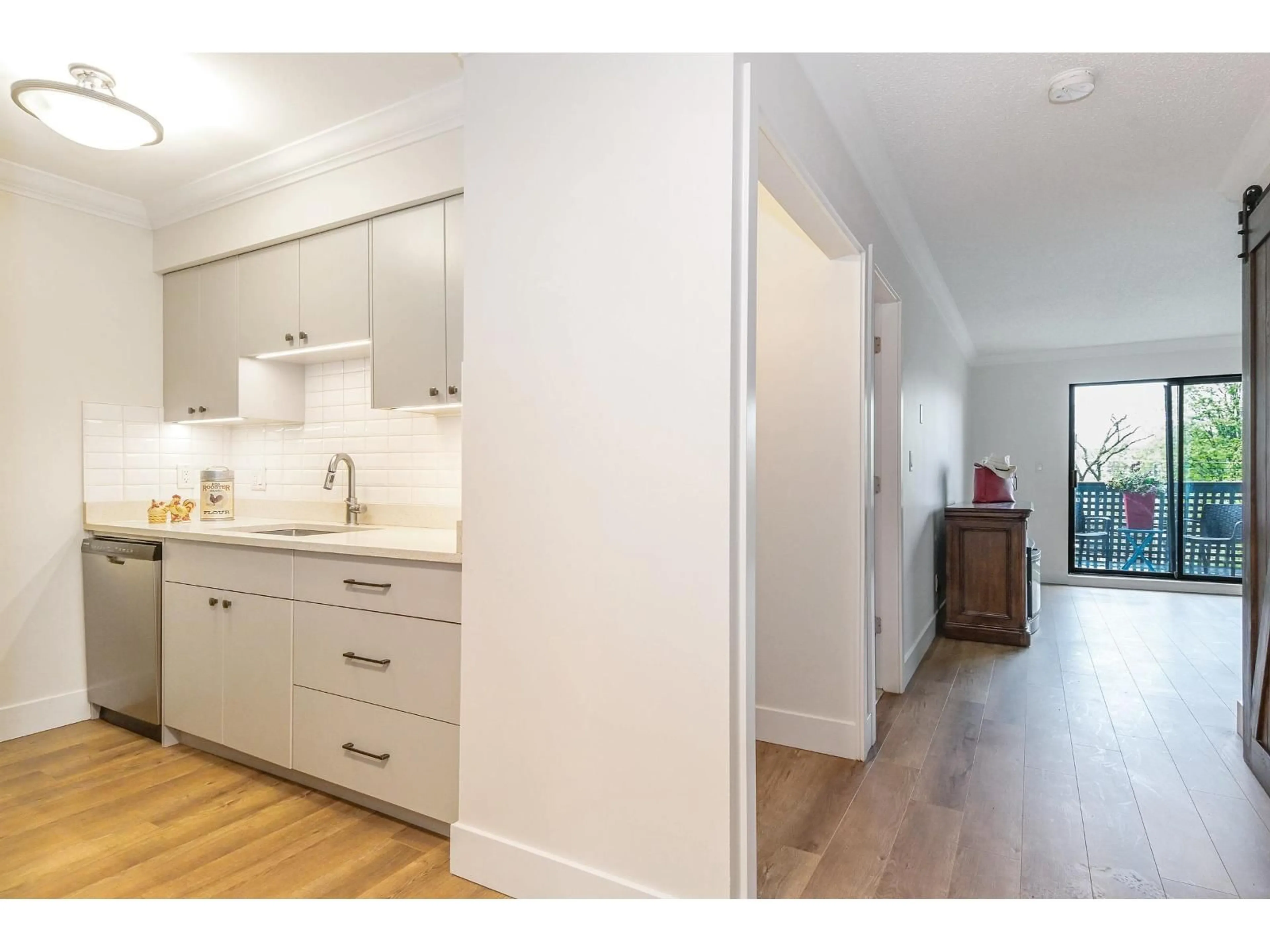 Unknown for 203 - 17661 58A AVENUE, Surrey British Columbia V3S1N4