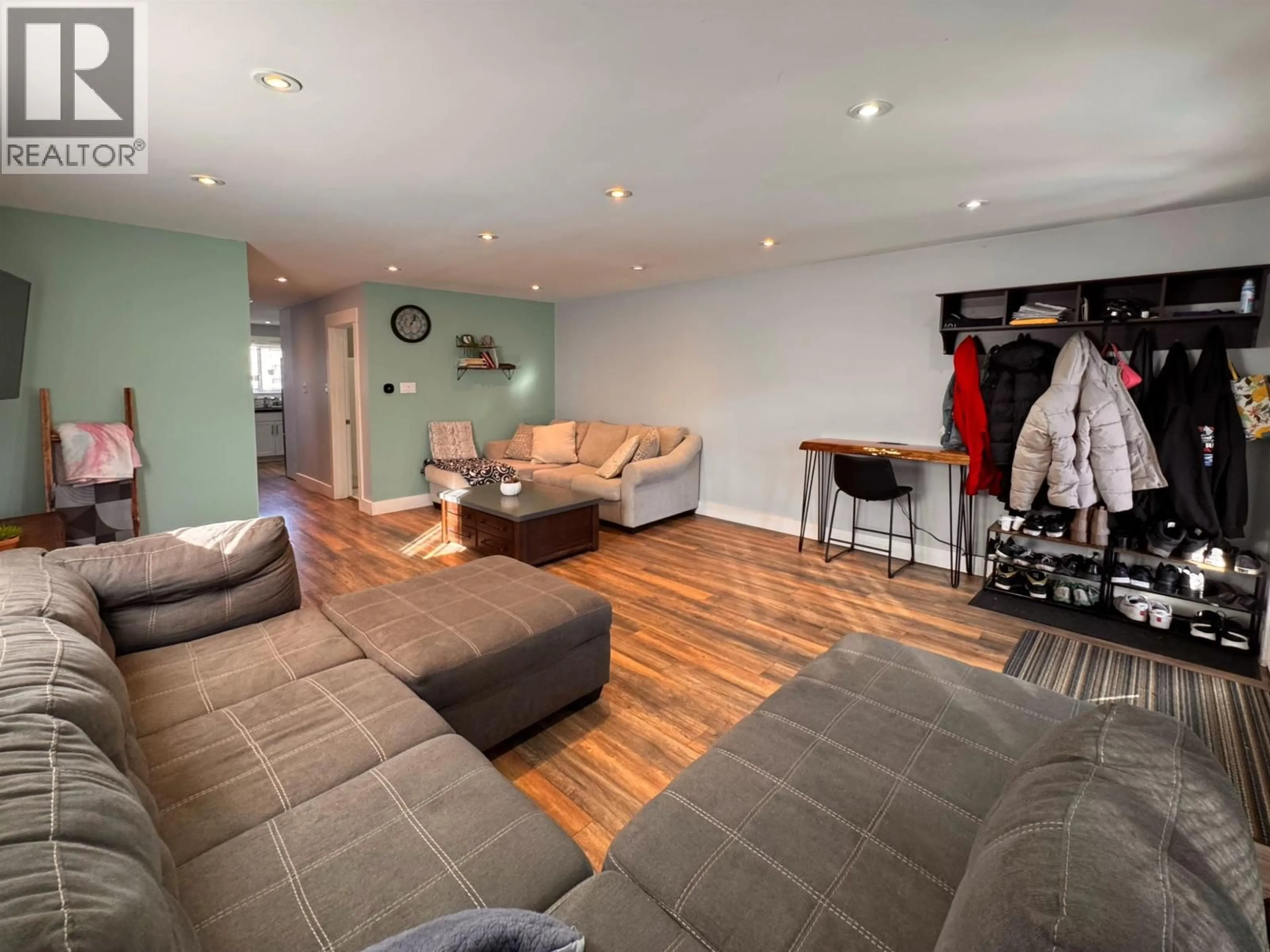 Living room with furniture, wood/laminate floor for 419 6TH AVENUE, Prince Rupert British Columbia V8J1W6