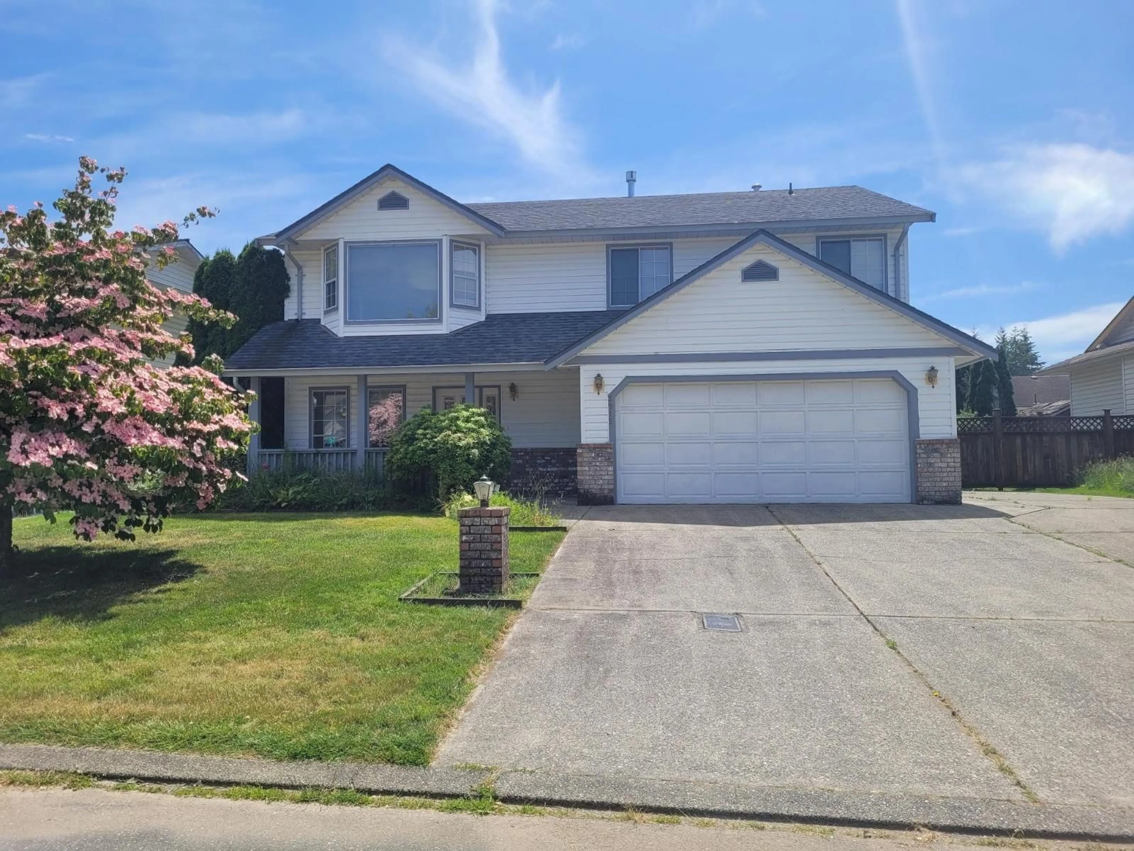 Home with vinyl exterior material, street for 3015 CASSIAR AVENUE, Abbotsford British Columbia V2S6B7