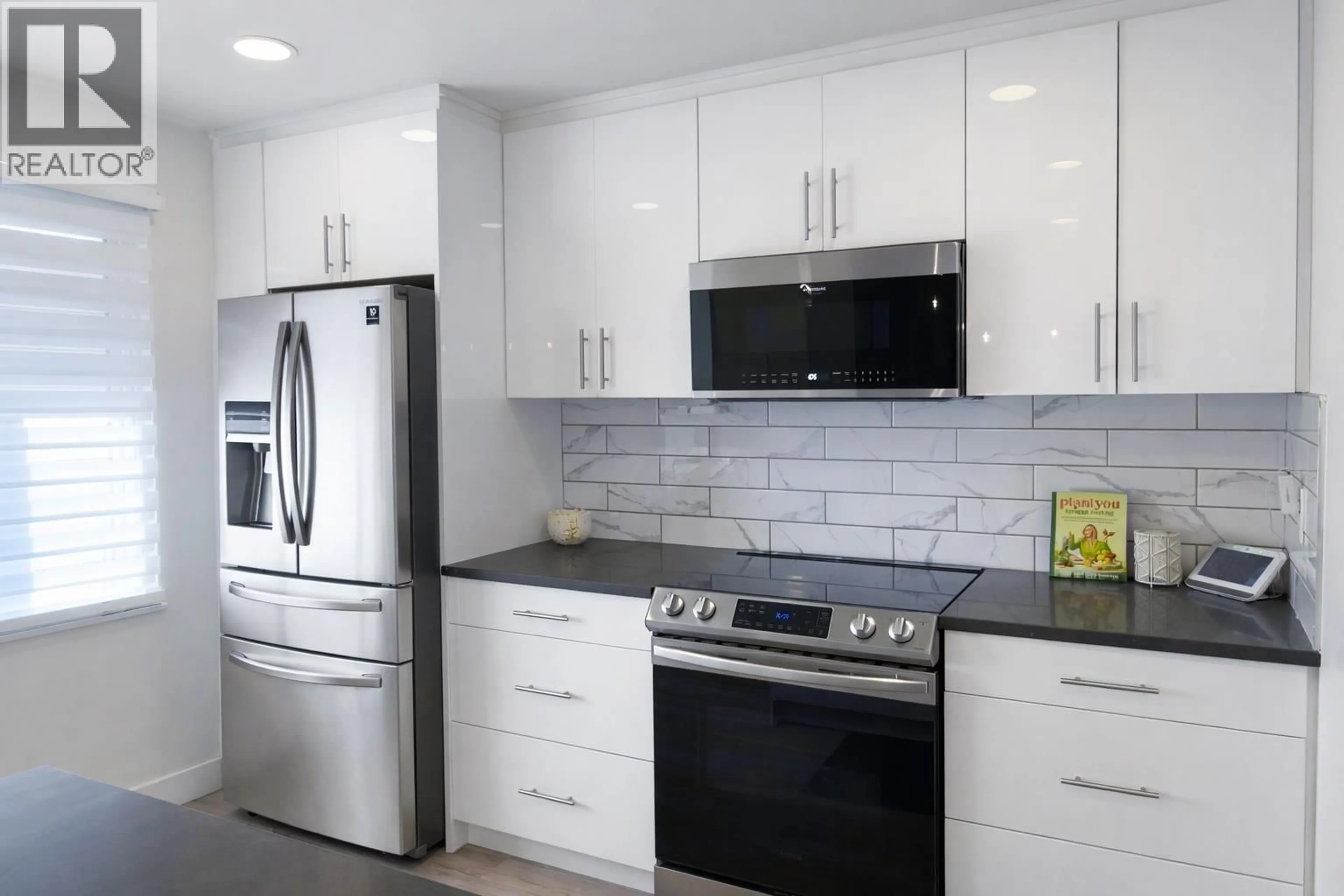 Contemporary kitchen, ceramic/tile floor for 438 CARLSEN PLACE, Port Moody British Columbia V3H3Z9