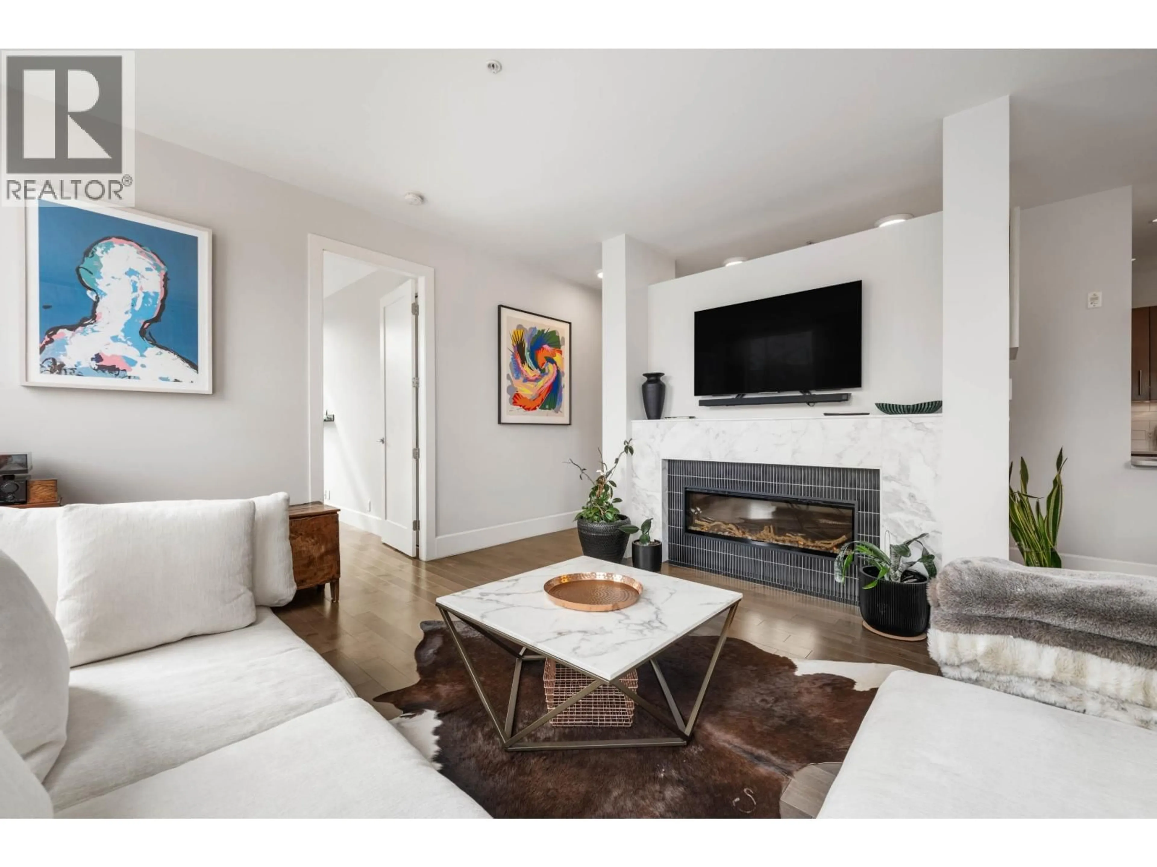 Living room with furniture, unknown for 204 - 2108 12TH AVENUE, Vancouver British Columbia V6K2N2