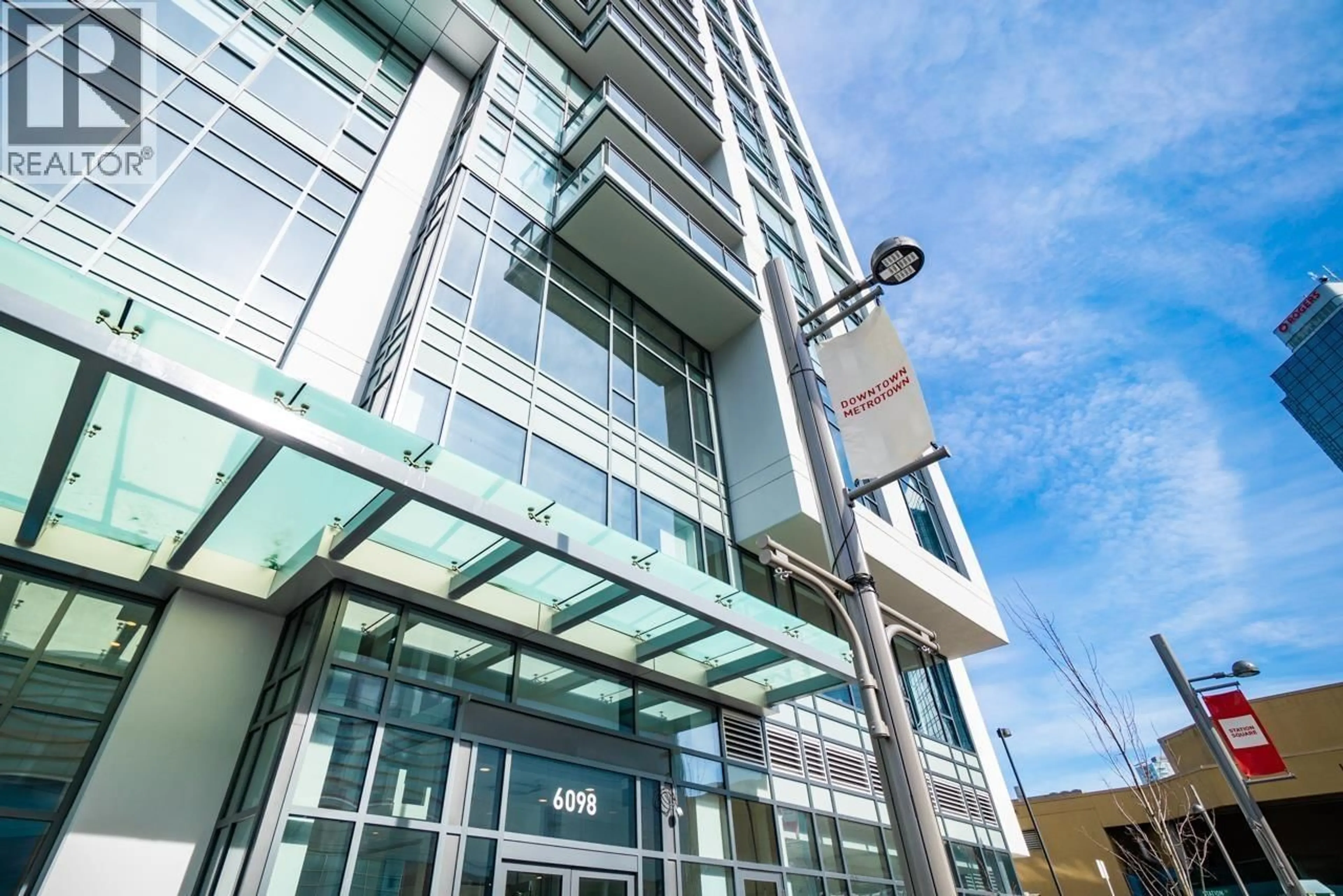 Indoor foyer for 2103 - 6098 STATION STREET, Burnaby British Columbia V5H0H4