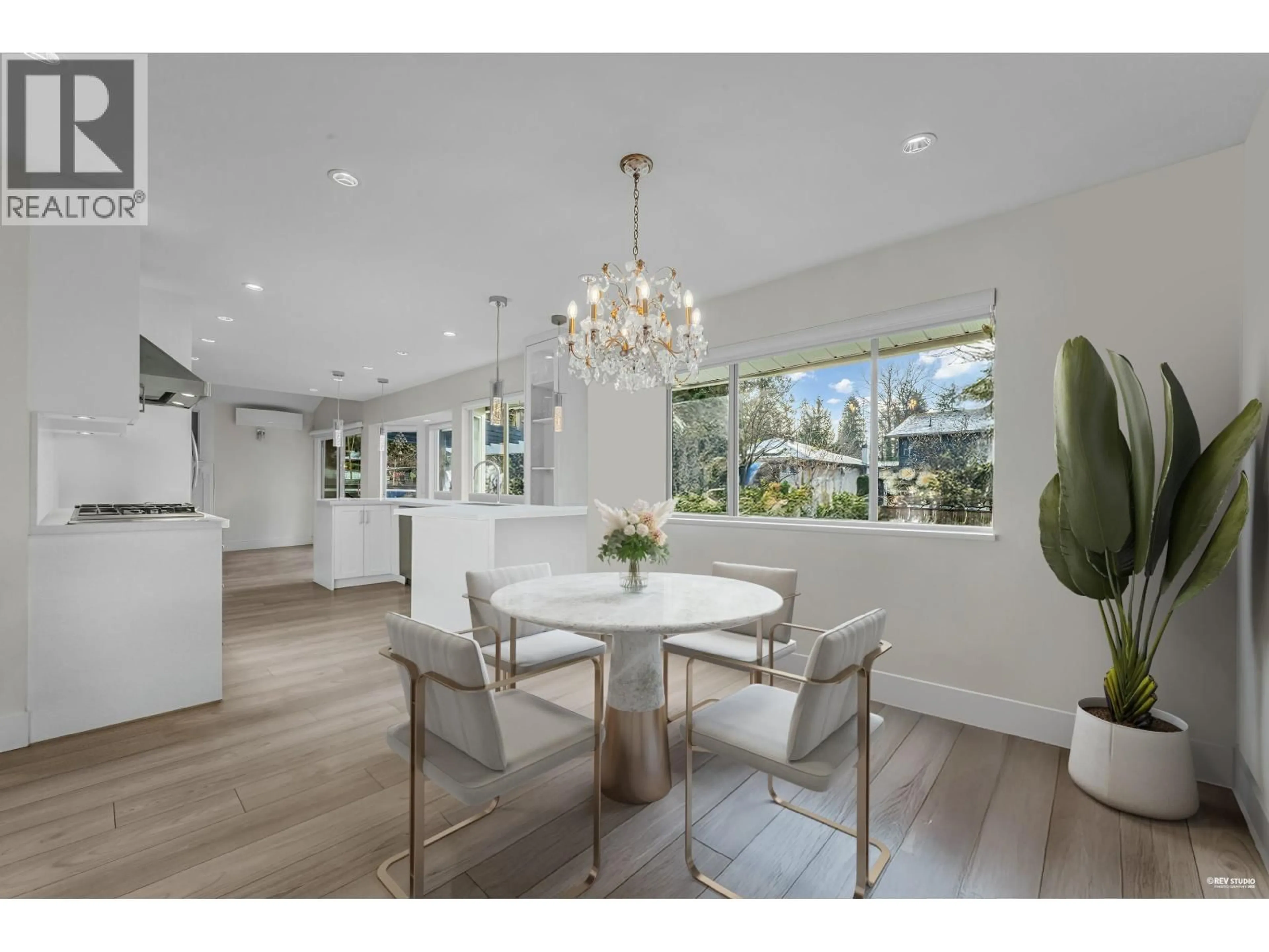Dining room, ceramic/tile floor for 633 FIR STREET, North Vancouver British Columbia V7M1W3