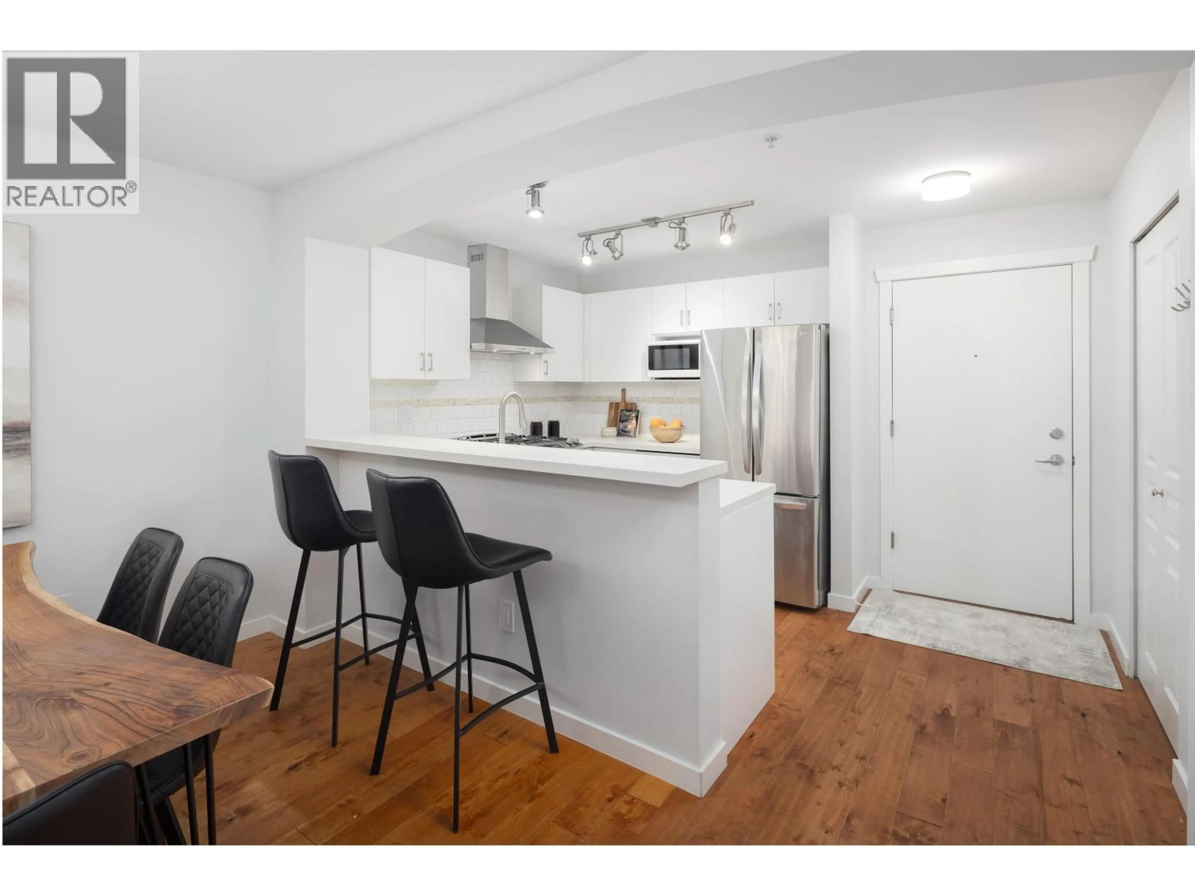 Standard kitchen, wood/laminate floor for 301 - 2958 SILVER SPRINGS BOULEVARD, Coquitlam British Columbia V3E2R9
