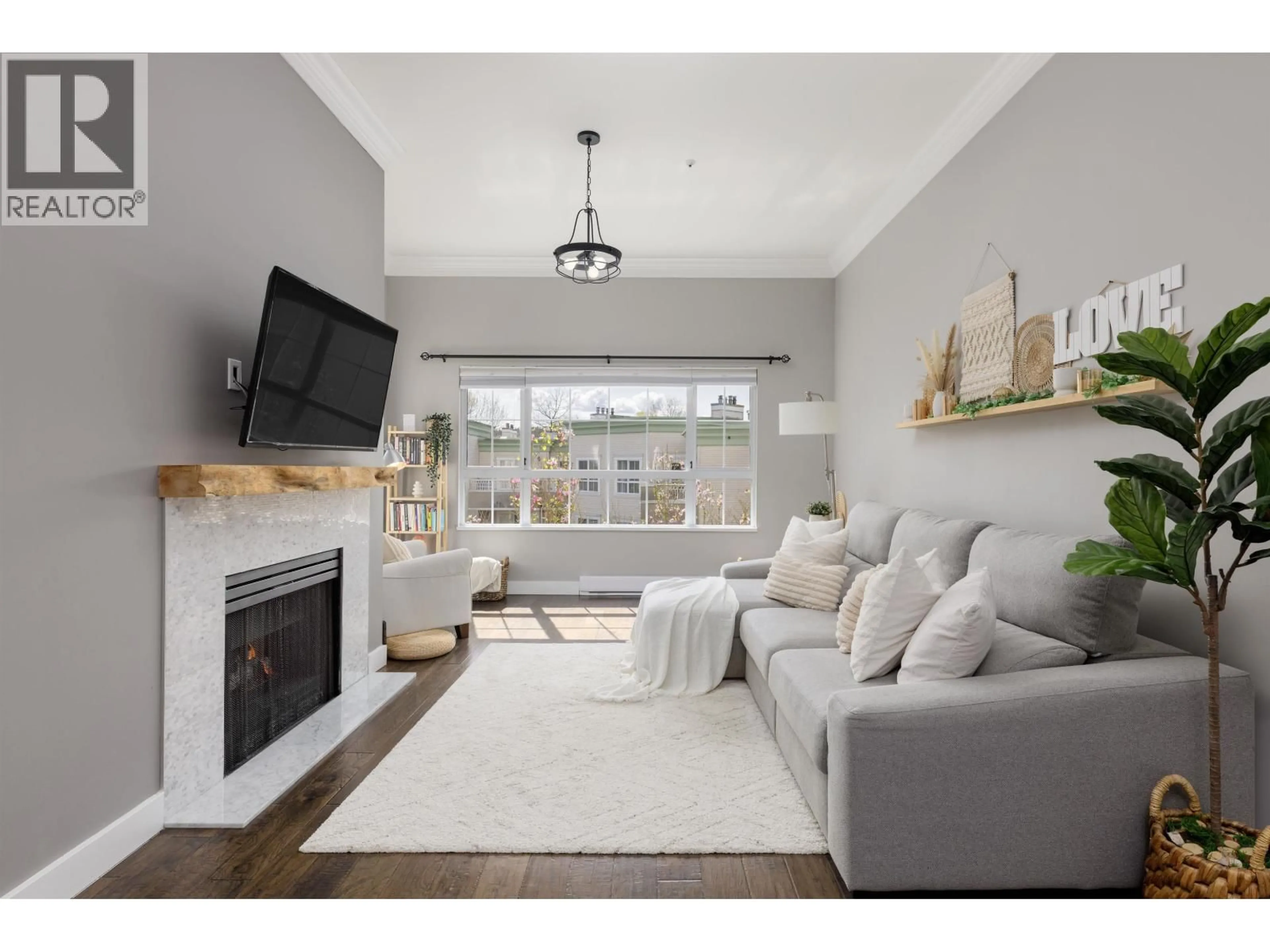 Living room with furniture, unknown for 437 - 2980 PRINCESS CRESCENT, Coquitlam British Columbia V3B7R4