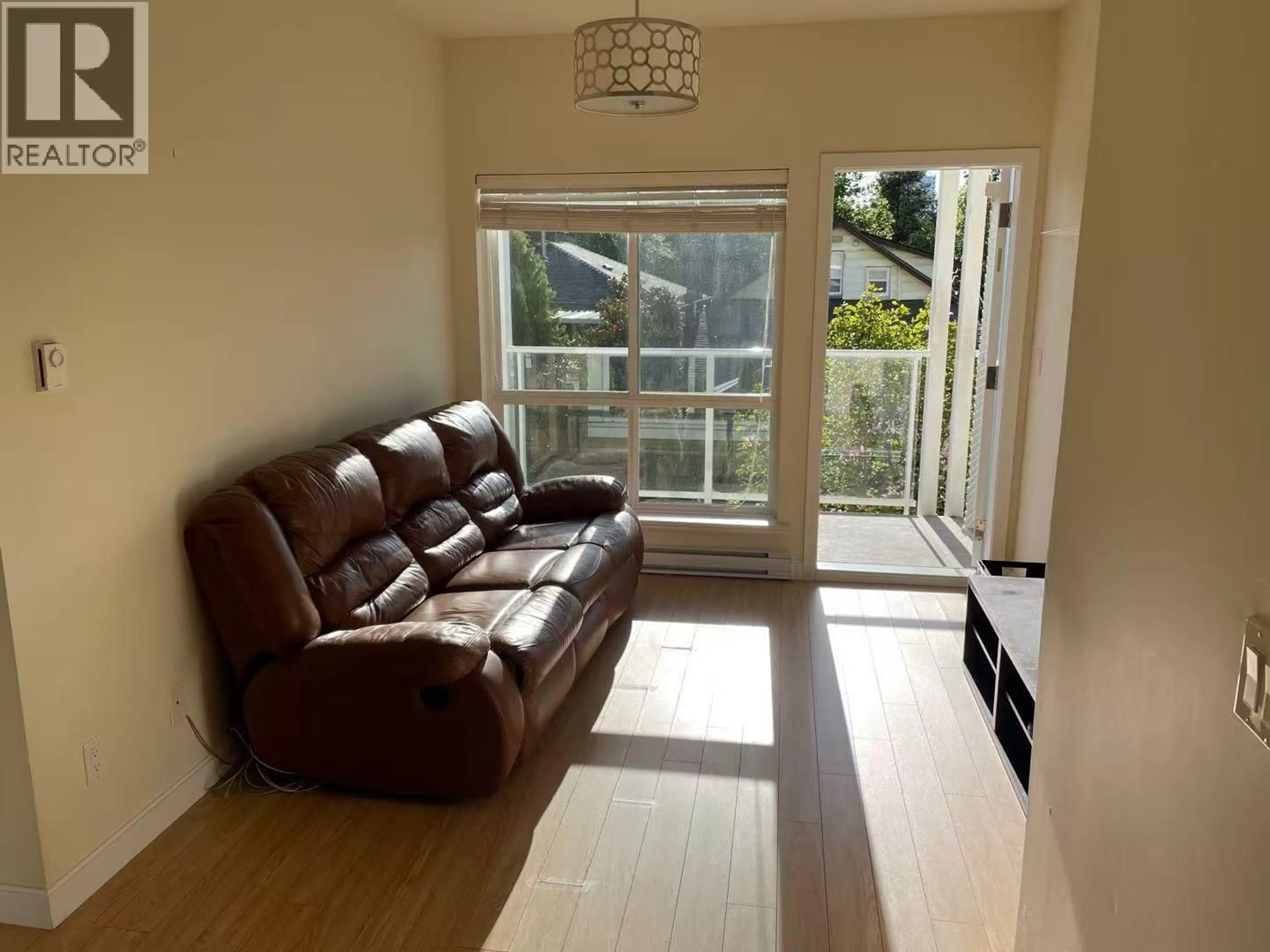 Unknown for 202 - 5655 INMAN AVENUE, Burnaby British Columbia V6H2M2