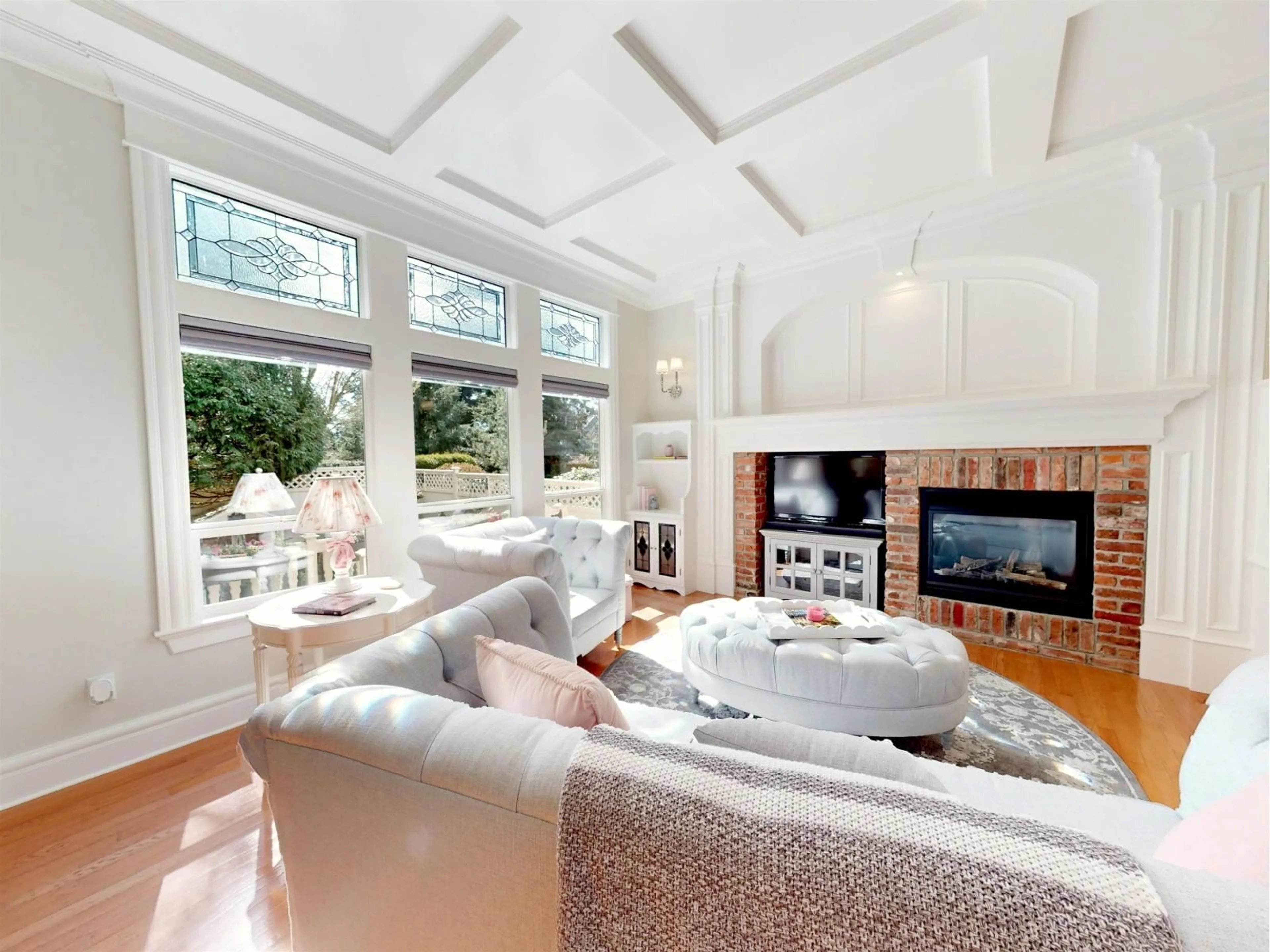 Living room with furniture, ceramic/tile floor for 15430 34A AVENUE, Surrey British Columbia V3Z2L3