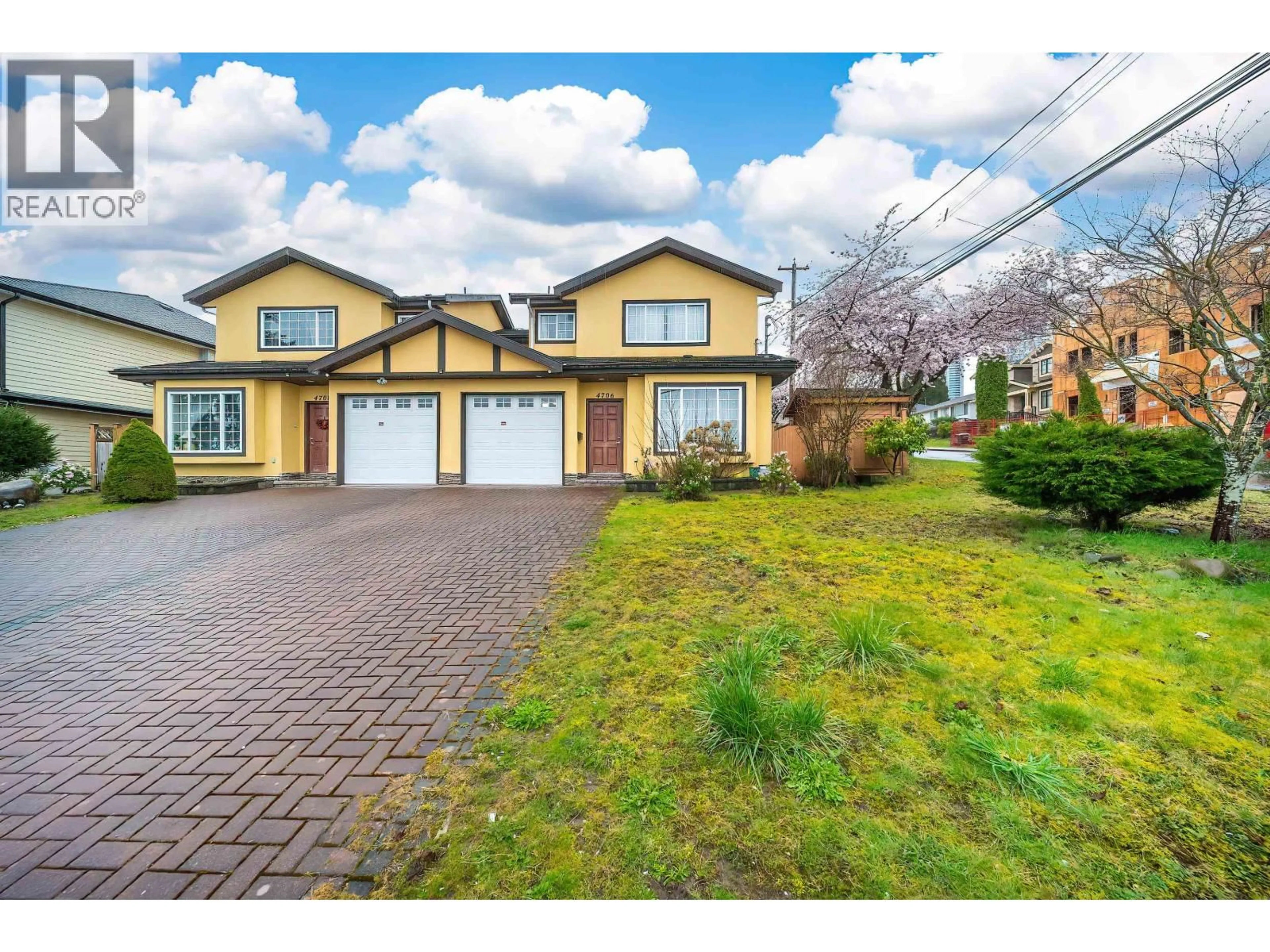 A pic from outside/outdoor area/front of a property/back of a property/a pic from drone, street for 4706 SARDIS STREET, Burnaby British Columbia V5H1L5