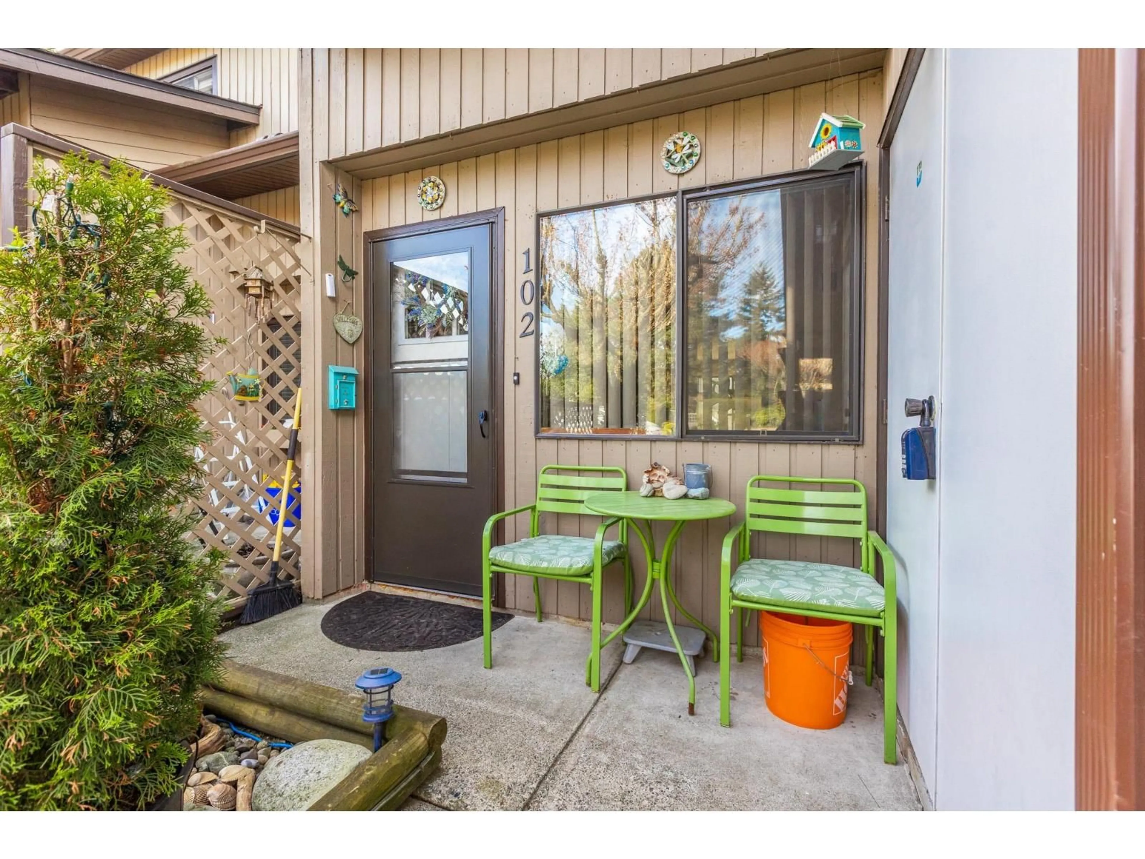 Patio, street for 102 - 27044 32 AVENUE, Langley British Columbia V4W3T1