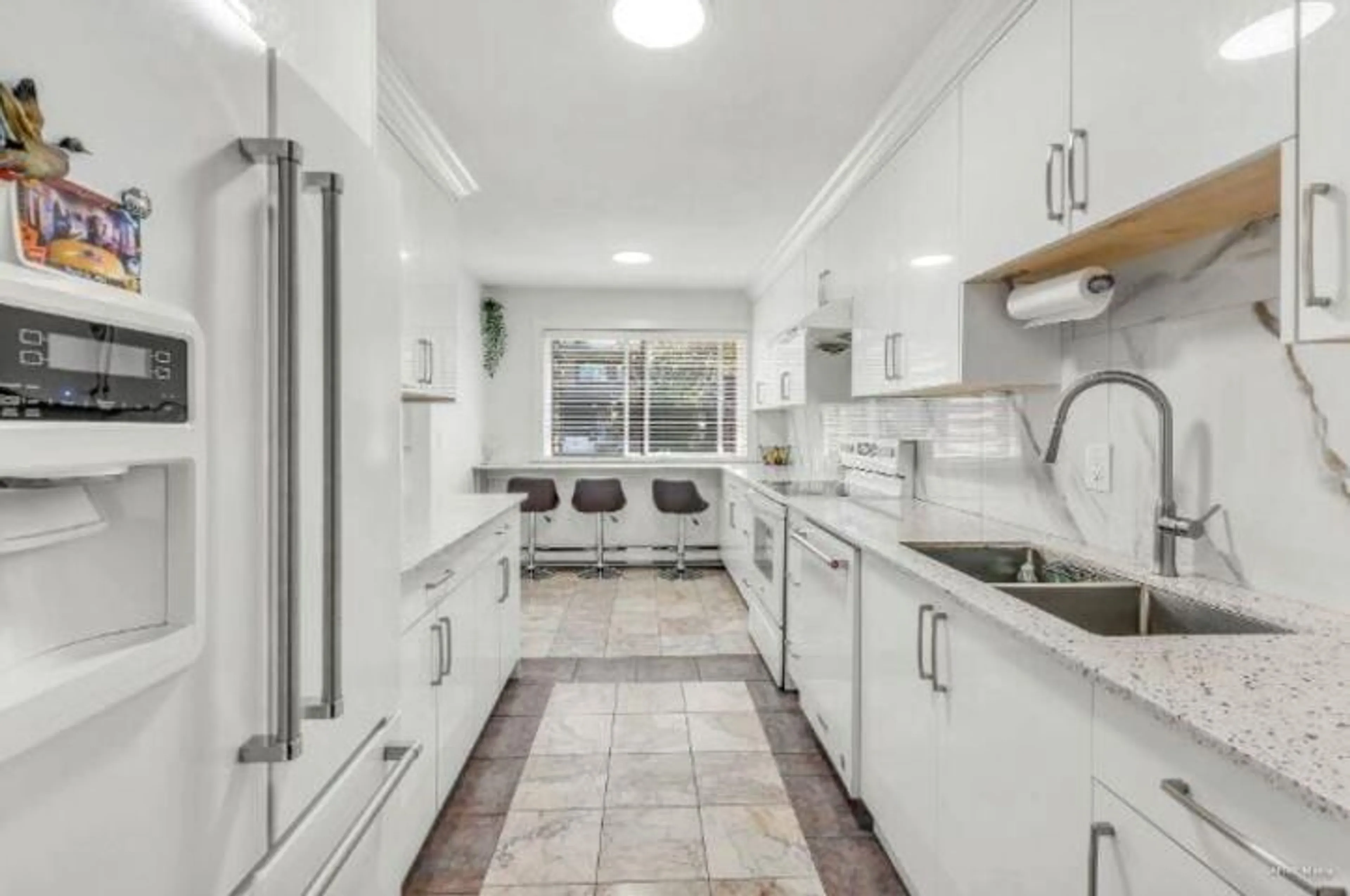 Unknown for 256 - 9452 PRINCE CHARLES BOULEVARD, Surrey British Columbia V3V1S6