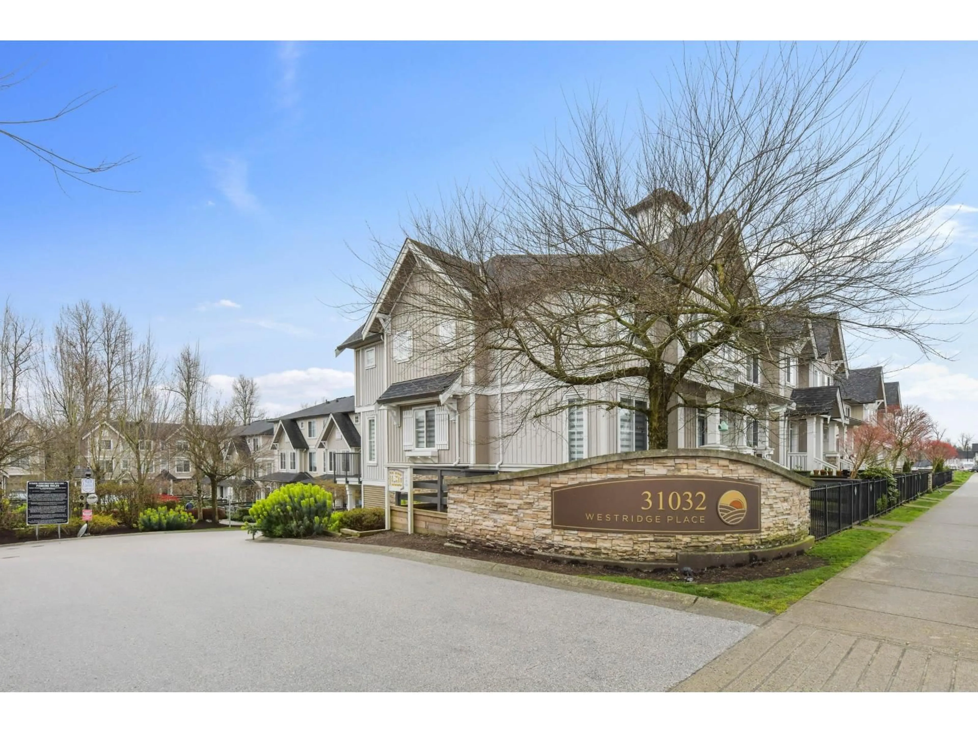 A pic from outside/outdoor area/front of a property/back of a property/a pic from drone, street for 42 - 31032 WESTRIDGE PLACE, Abbotsford British Columbia V2T0C6