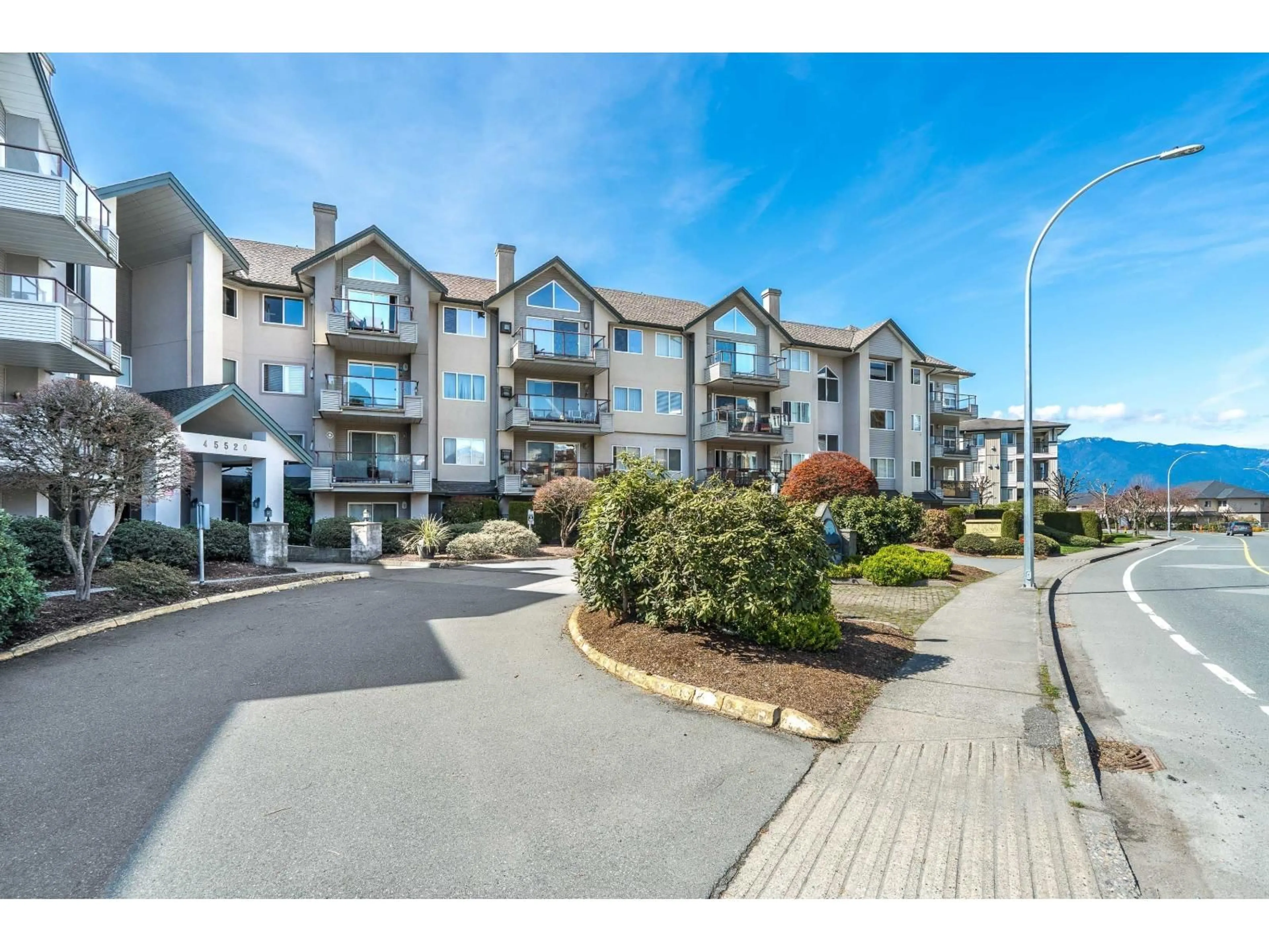 A pic from outside/outdoor area/front of a property/back of a property/a pic from drone, water/lake/river/ocean view for 401 - 45520 KNIGHT ROAD, Chilliwack British Columbia V2R3Z2