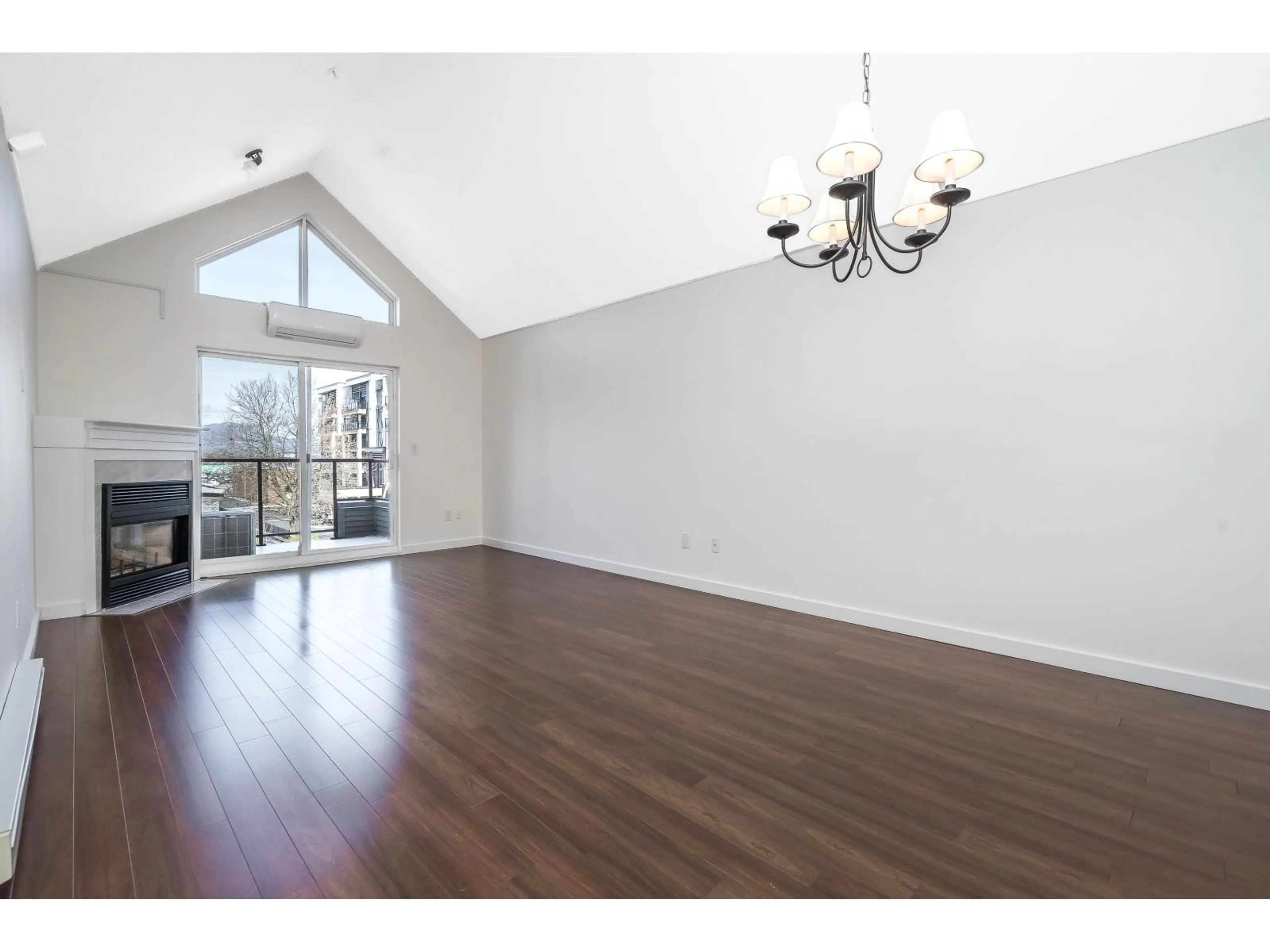 A pic of a room for 401 - 45520 KNIGHT ROAD, Chilliwack British Columbia V2R3Z2