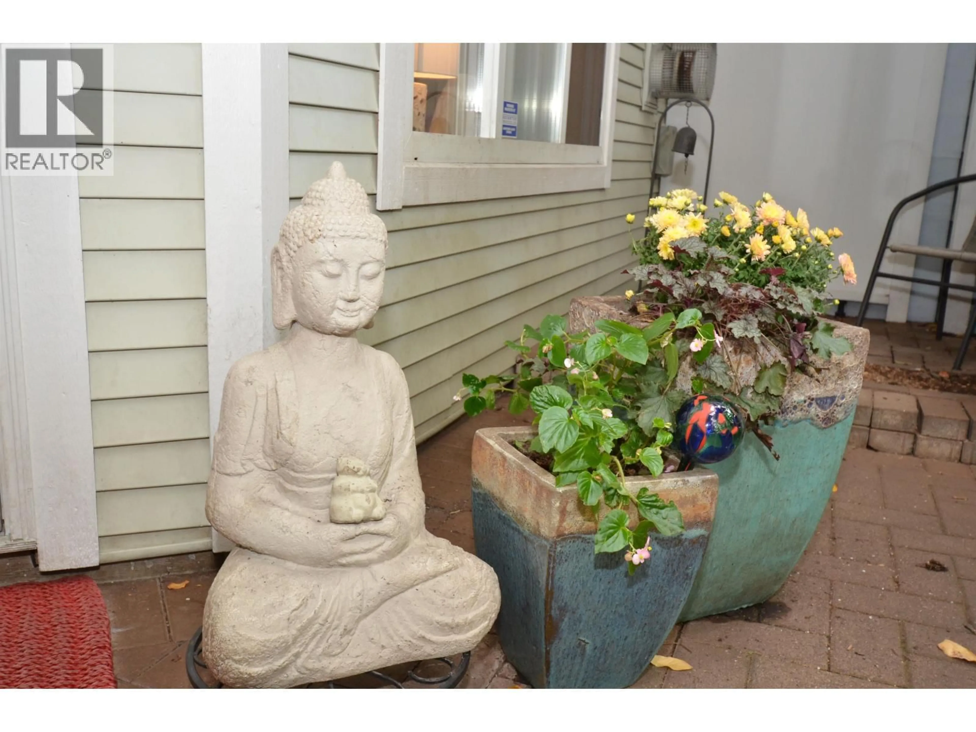 Patio, street for 123 SEVENTH STREET, New Westminster British Columbia V3M6Y2