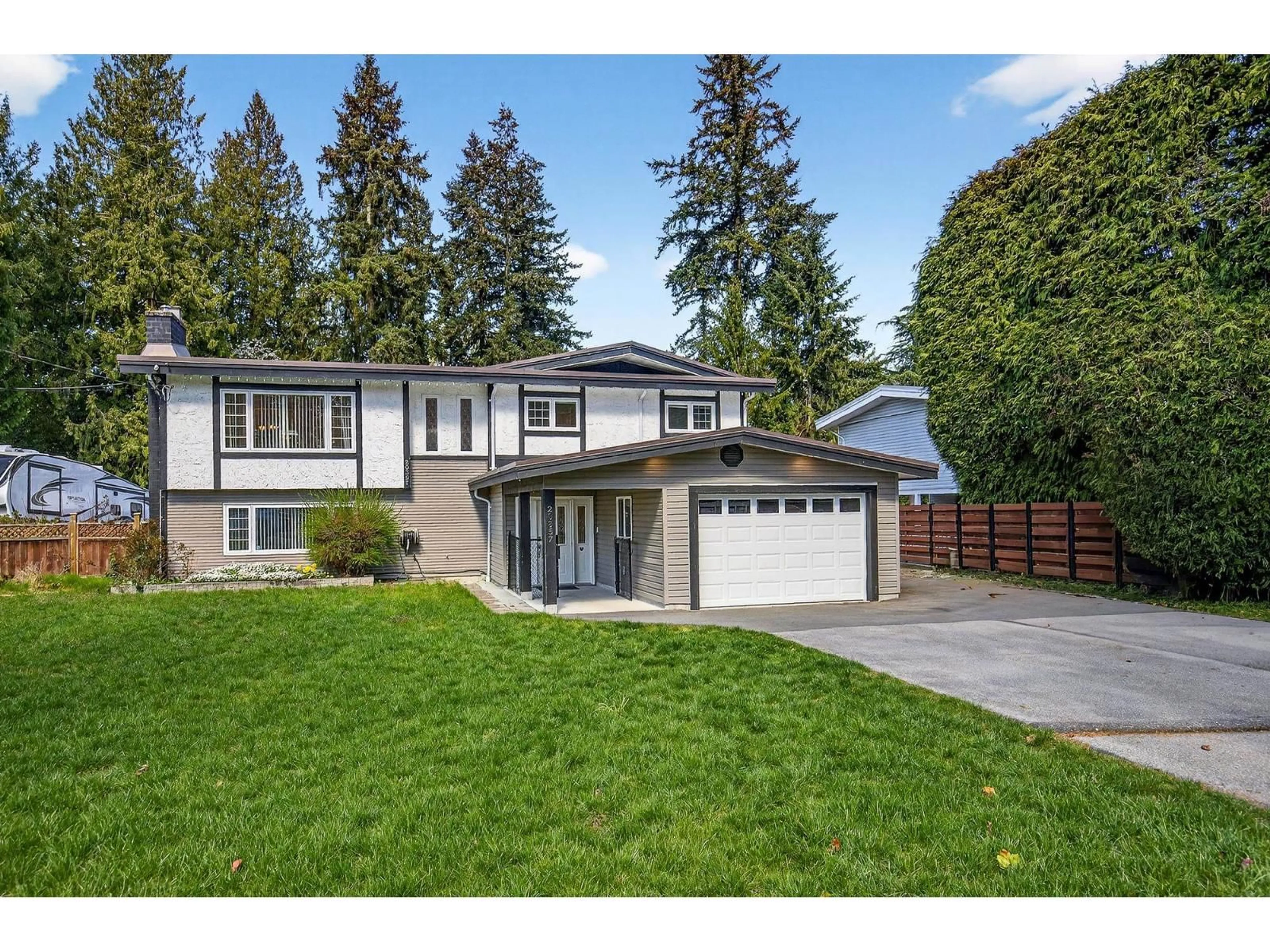 Home with vinyl exterior material, street for 20357 42 AVENUE, Langley British Columbia V3A3A6