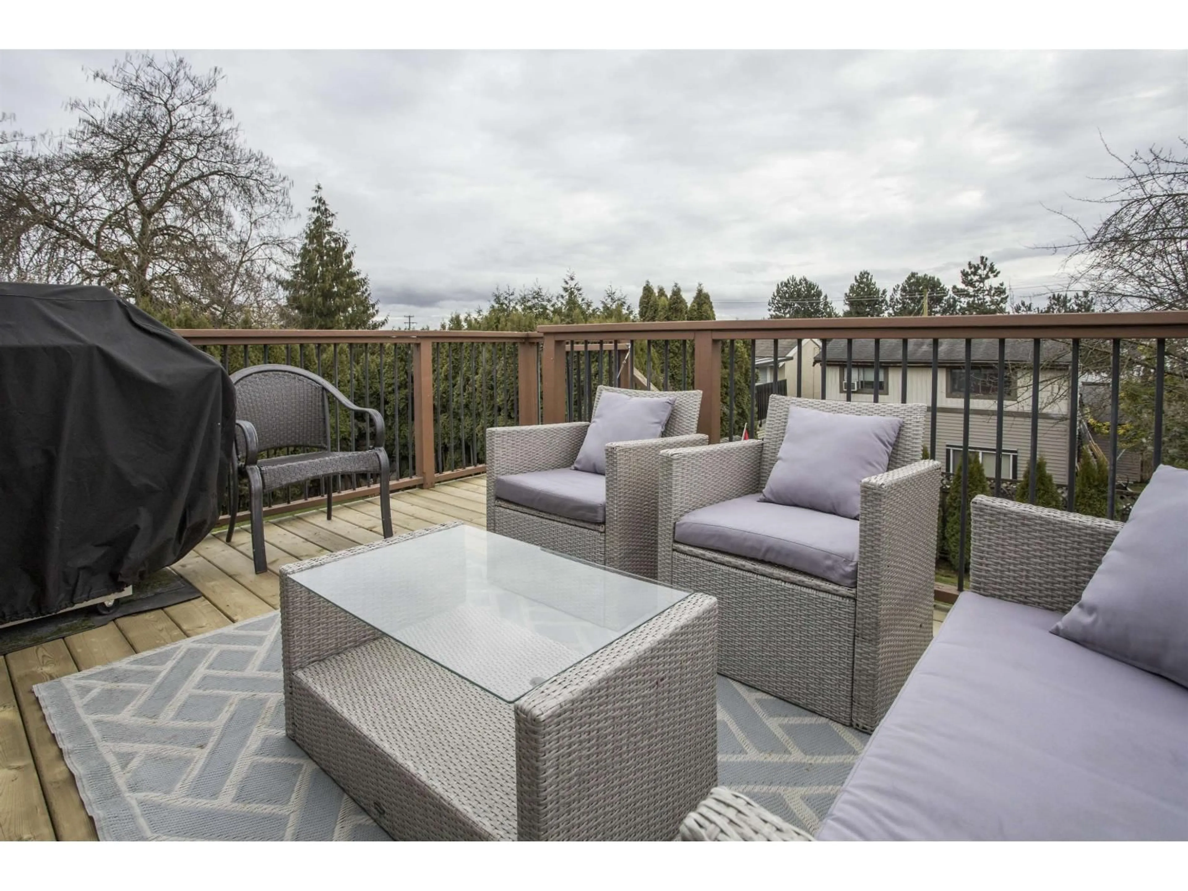 Patio, water/lake/river/ocean view for 6016 BROOKS CRESCENT, Surrey British Columbia V3S7L2