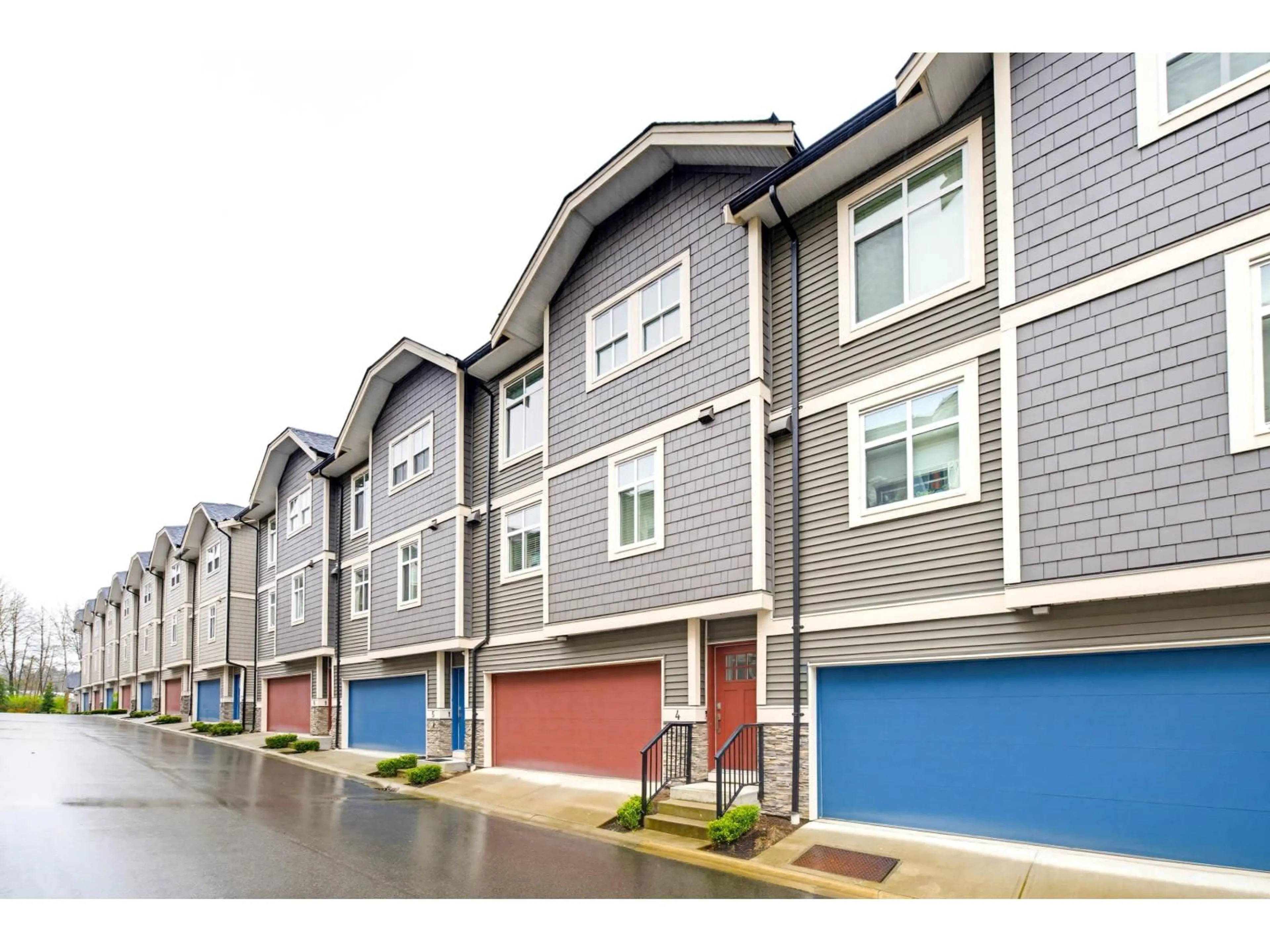 Home with vinyl exterior material, street for 4 - 10488 124 STREET, Surrey British Columbia V3V0E9