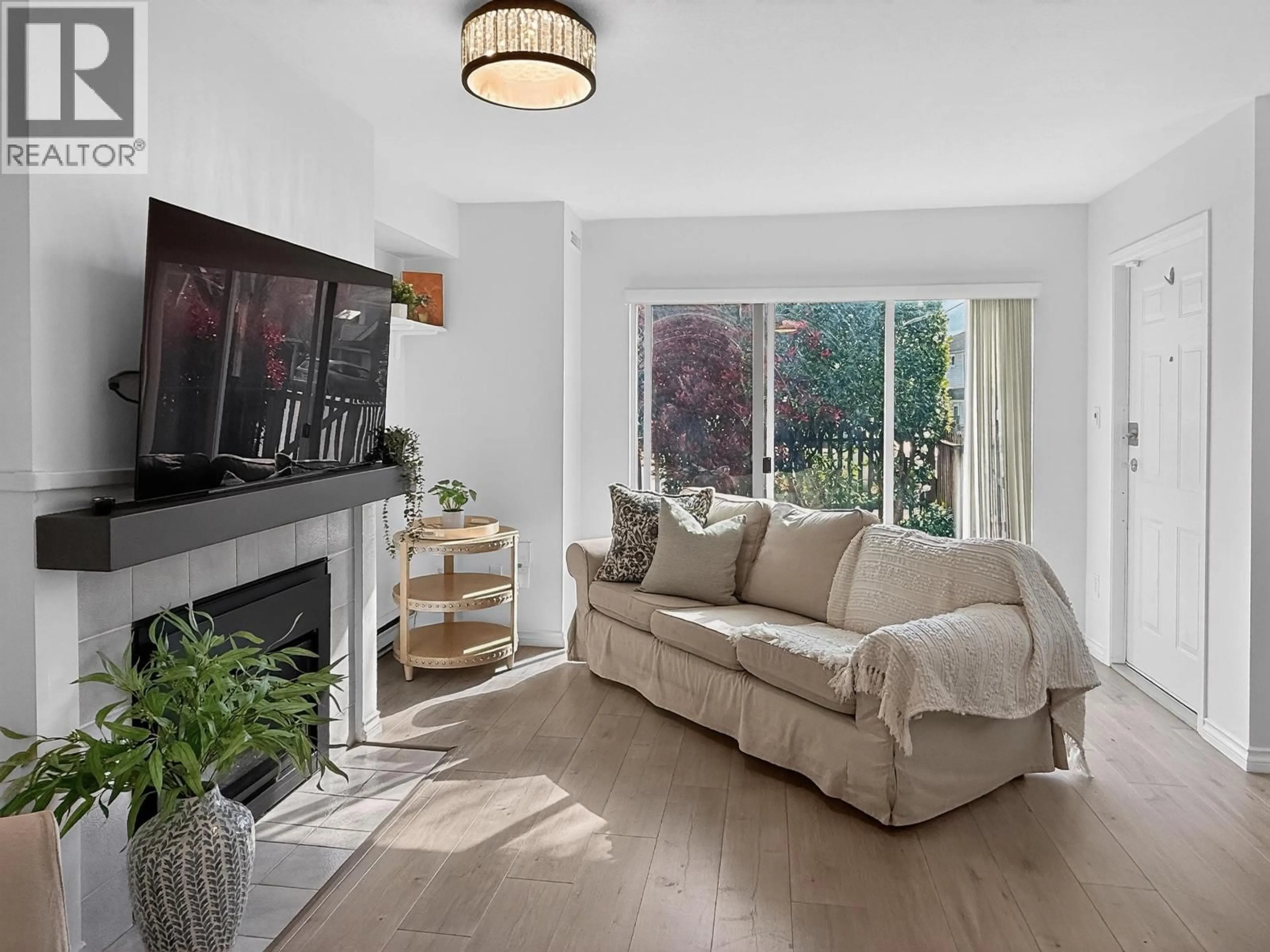 Living room with furniture, unknown for 109 - 2211 NO. 4 ROAD, Richmond British Columbia V6X3X1