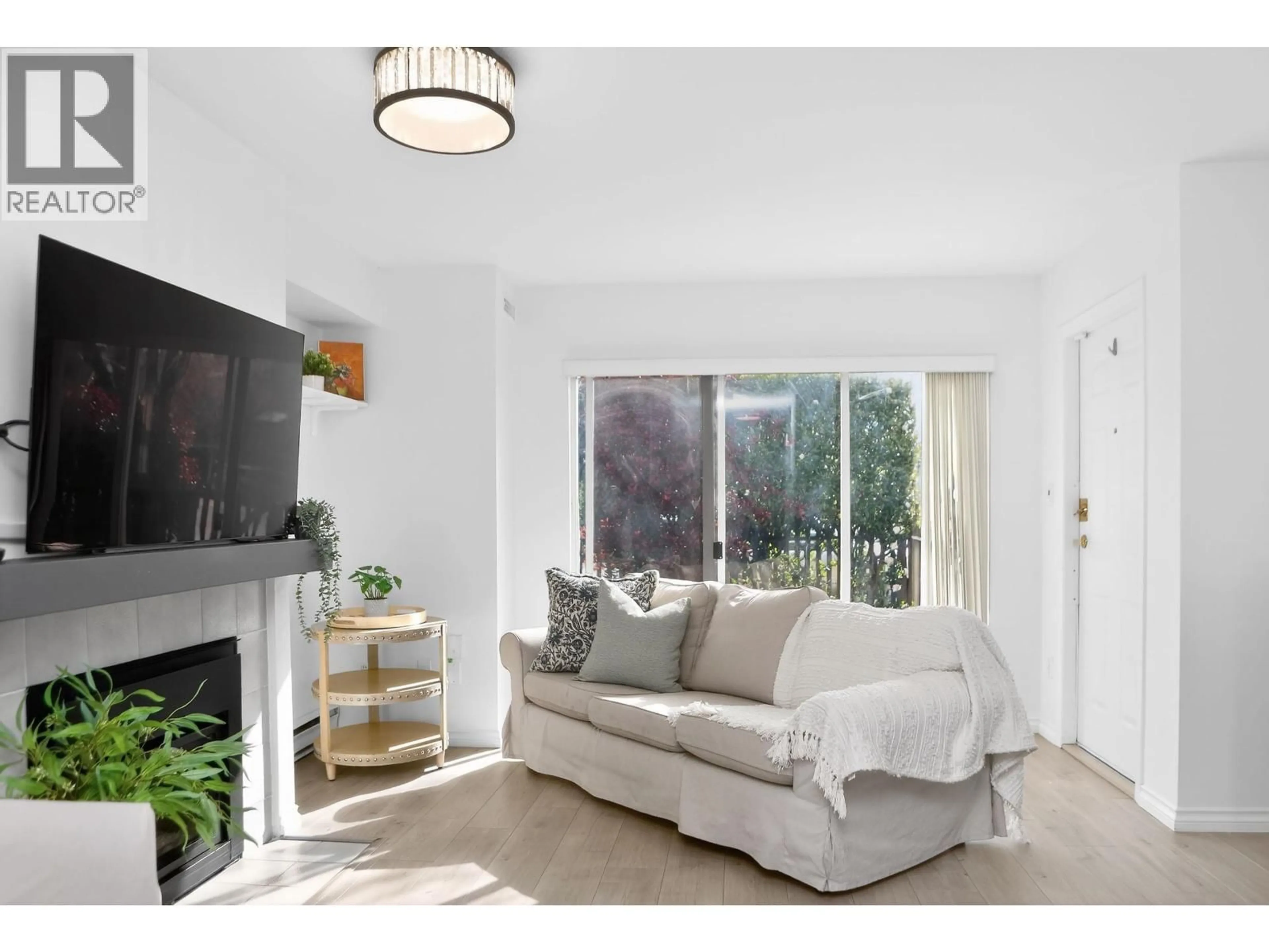 Living room with furniture, unknown for 109 - 2211 NO. 4 ROAD, Richmond British Columbia V6X3X1