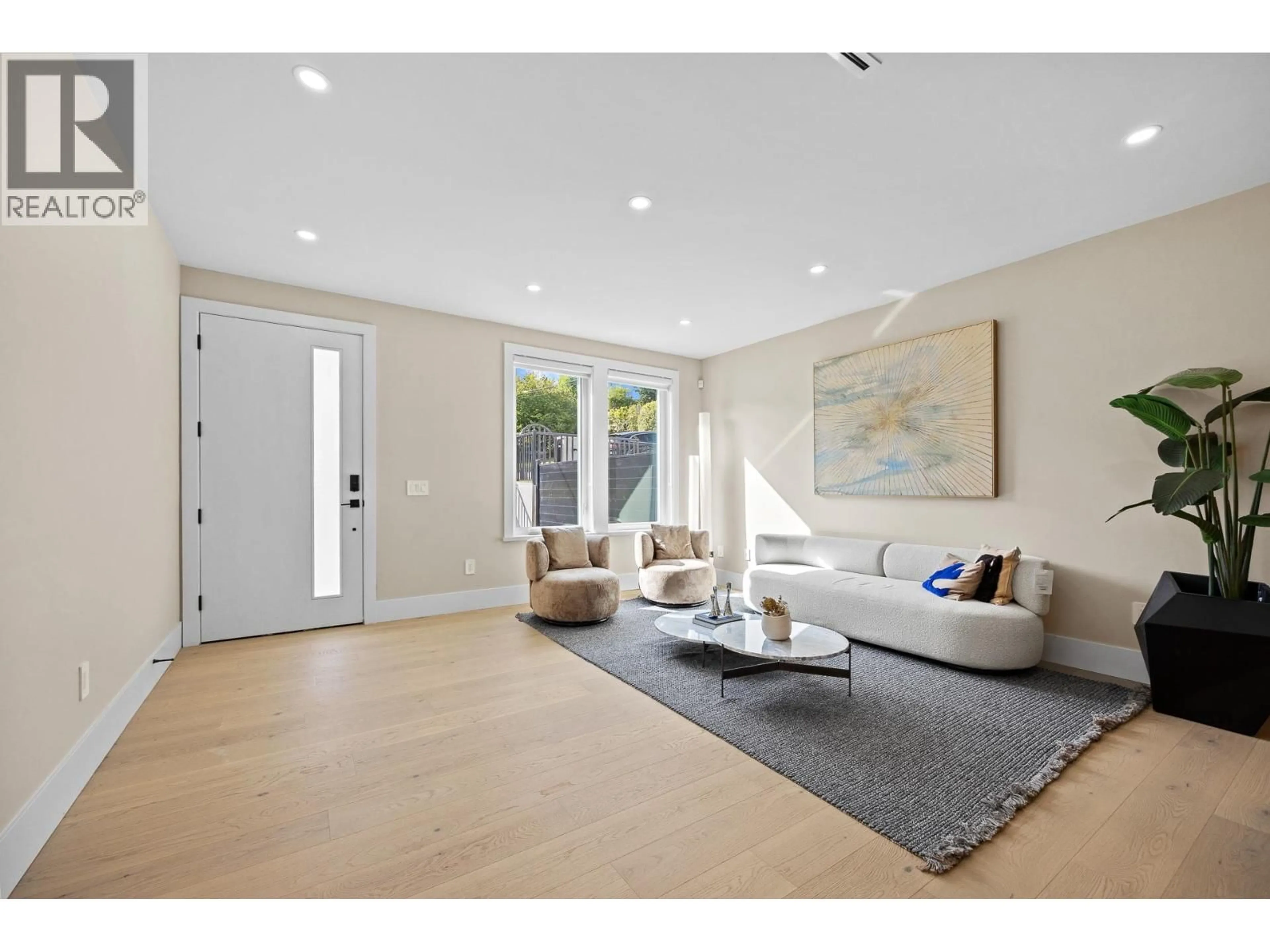 Unknown for 2 - 5115 BUXTON STREET, Burnaby British Columbia V5H1J7