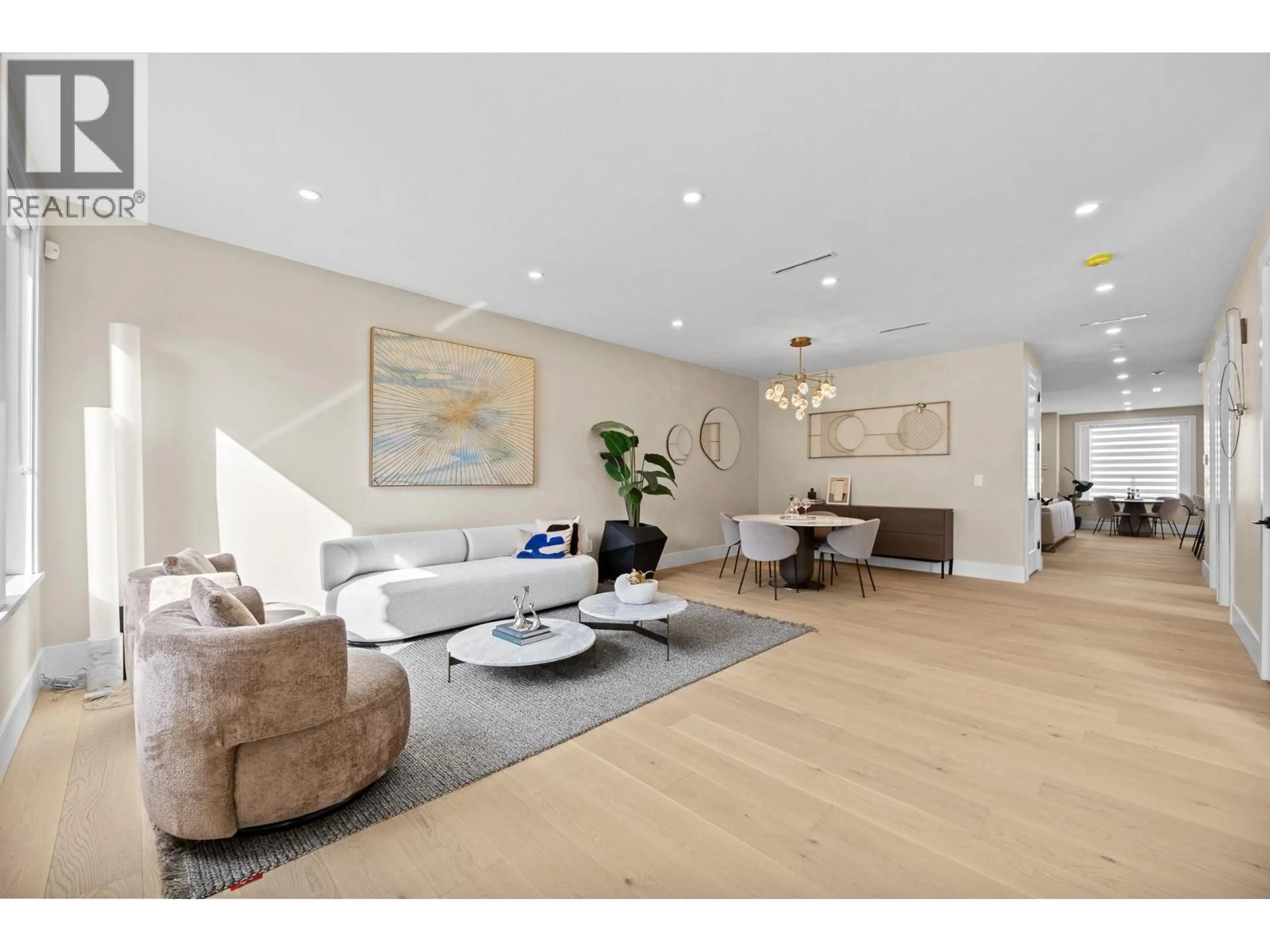 Living room with furniture, unknown for 1 - 5115 BUXTON STREET, Burnaby British Columbia V5H1J7