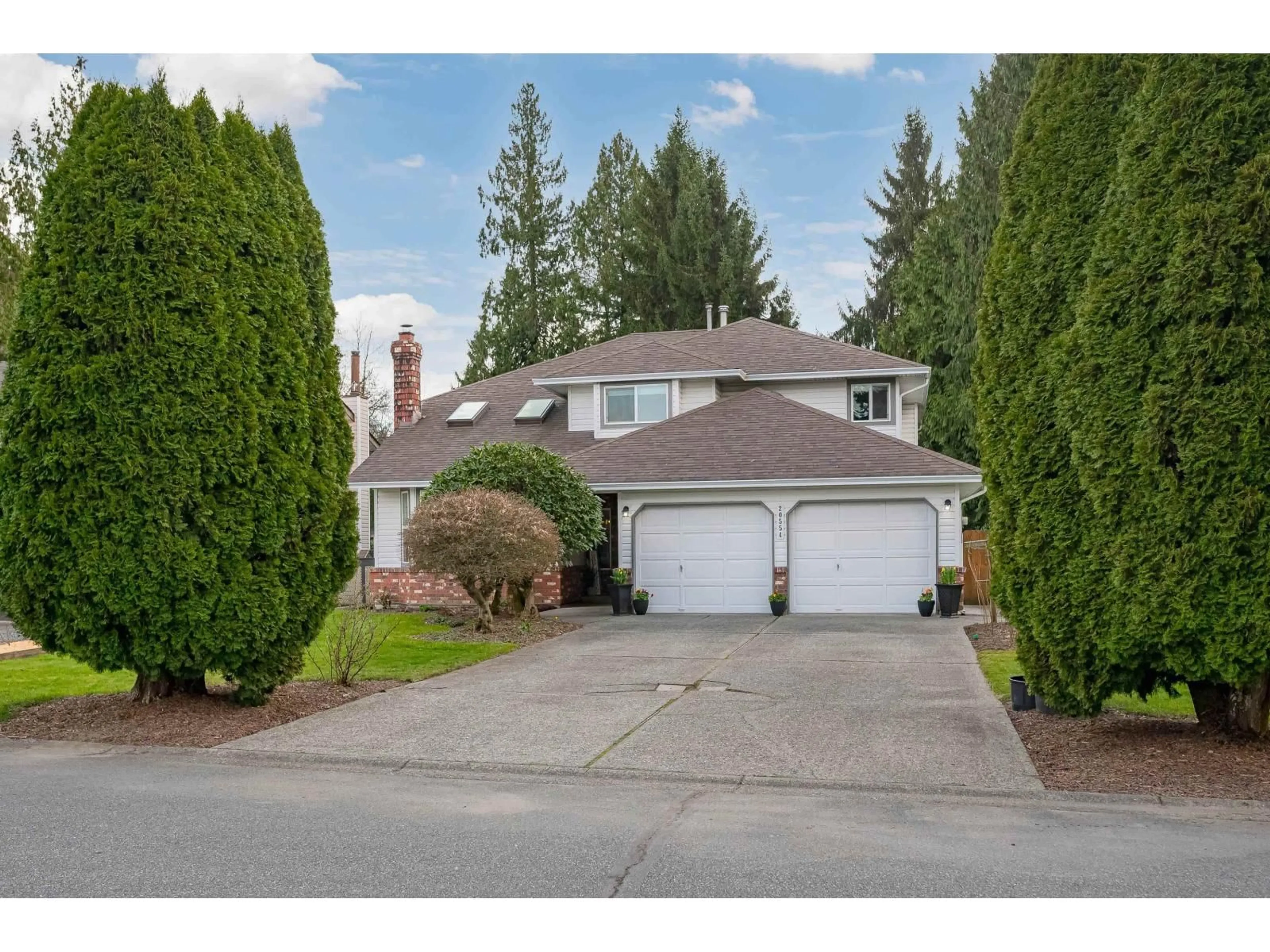 Home with vinyl exterior material, street for 20554 94B AVENUE, Langley British Columbia V1M1H9