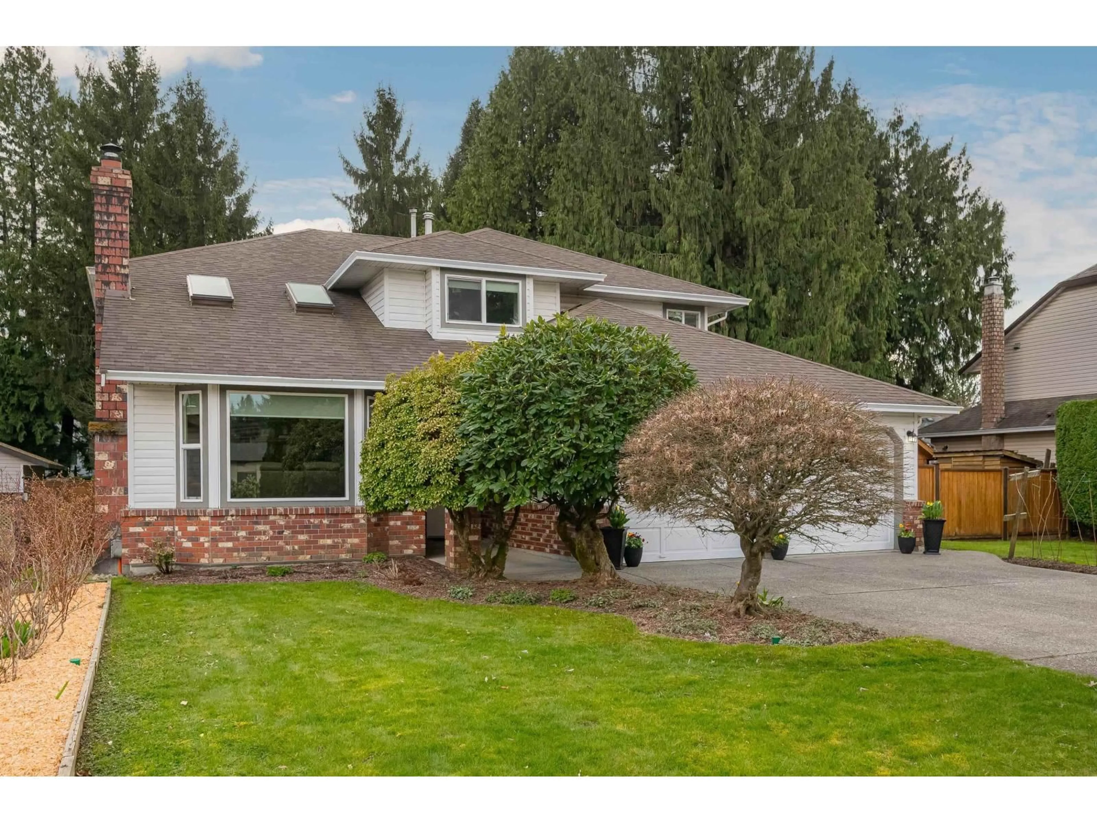 Home with vinyl exterior material, street for 20554 94B AVENUE, Langley British Columbia V1M1H9