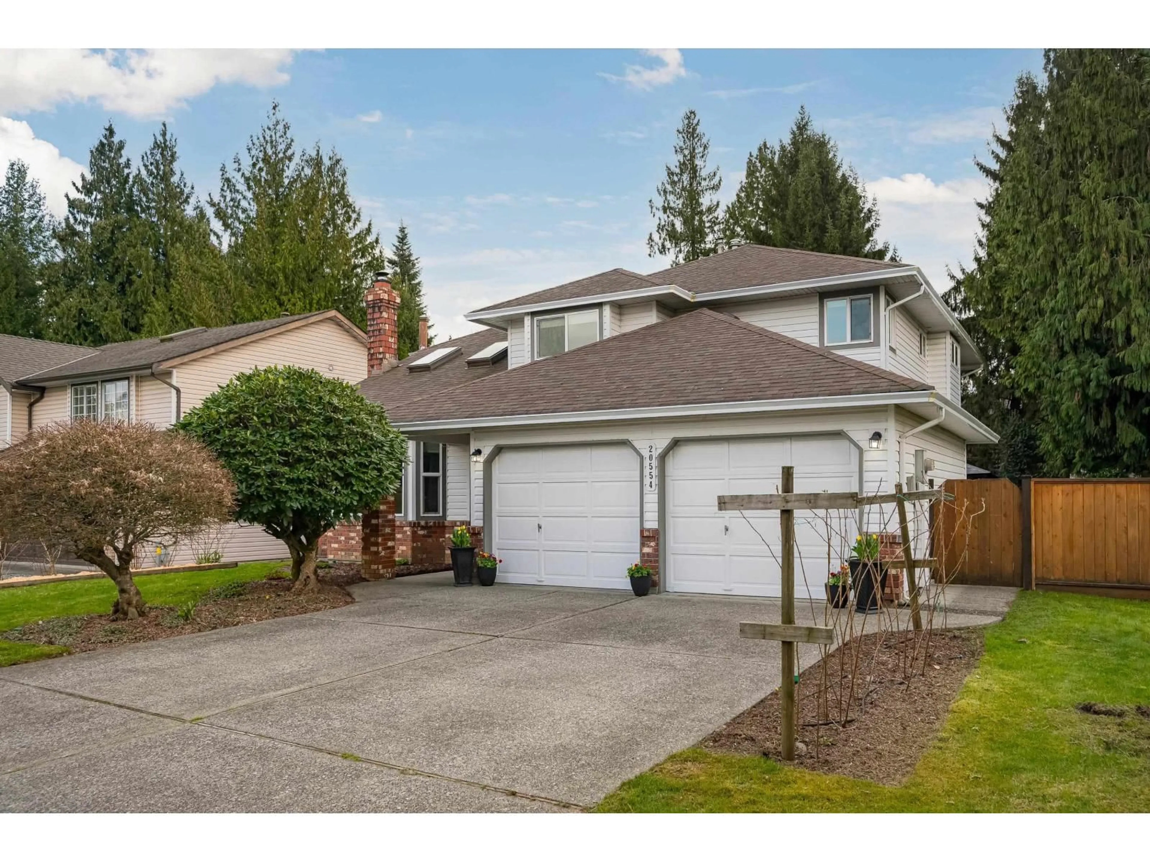 Home with vinyl exterior material, street for 20554 94B AVENUE, Langley British Columbia V1M1H9