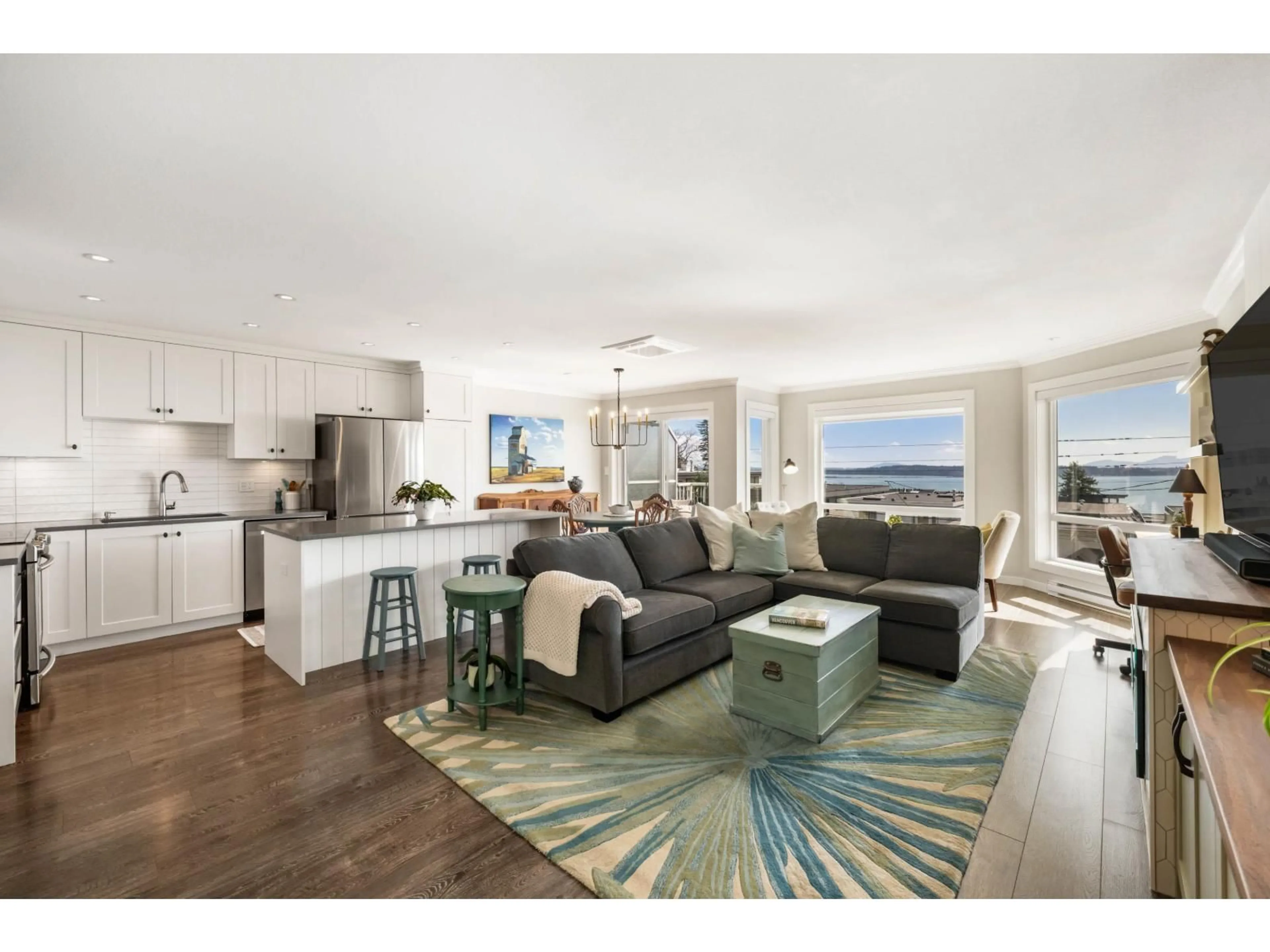 Unknown for 4 - 15139 BUENA VISTA AVENUE, White Rock British Columbia V4B1Y2