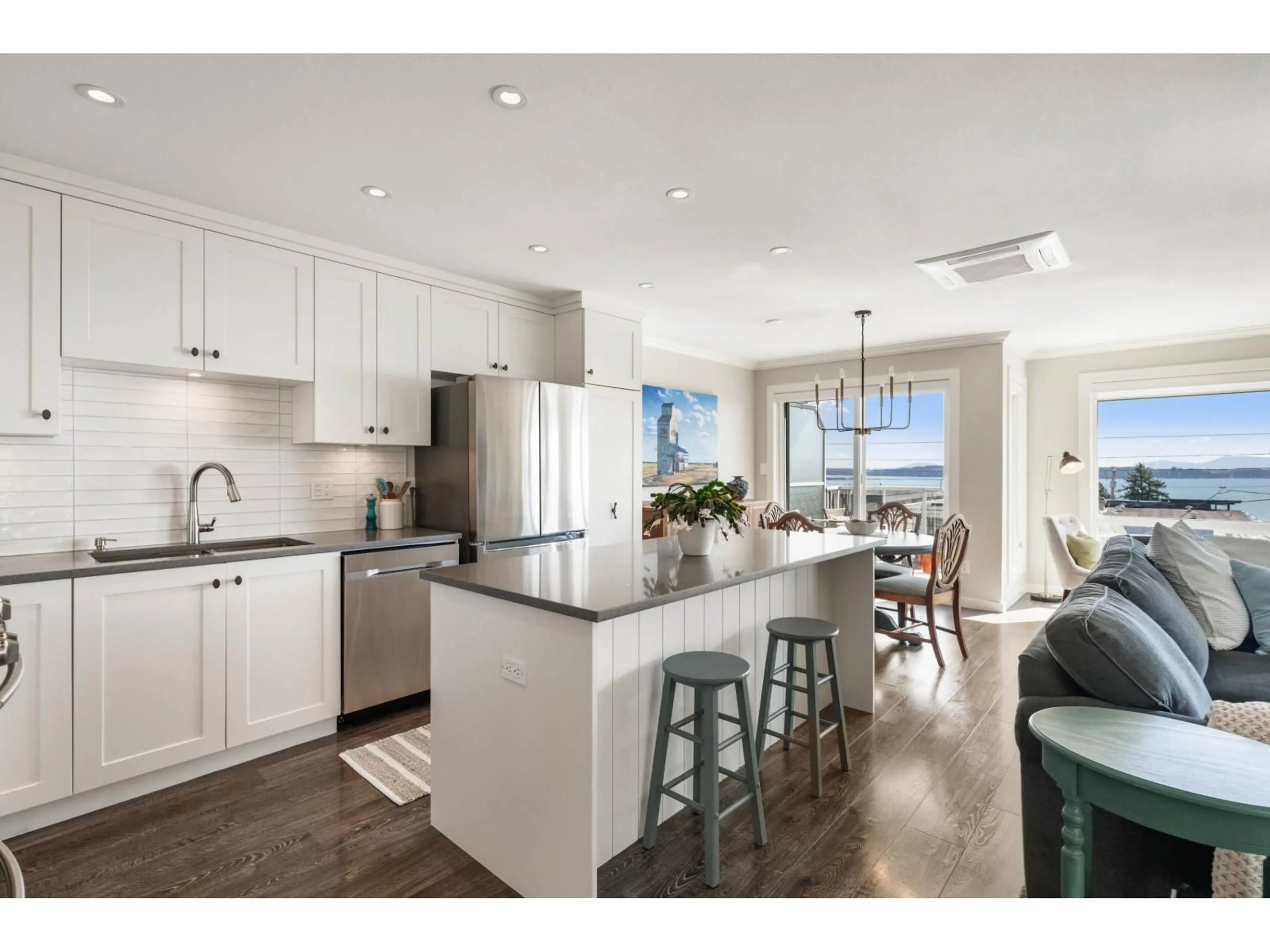 Open concept kitchen, unknown for 4 - 15139 BUENA VISTA AVENUE, White Rock British Columbia V4B1Y2