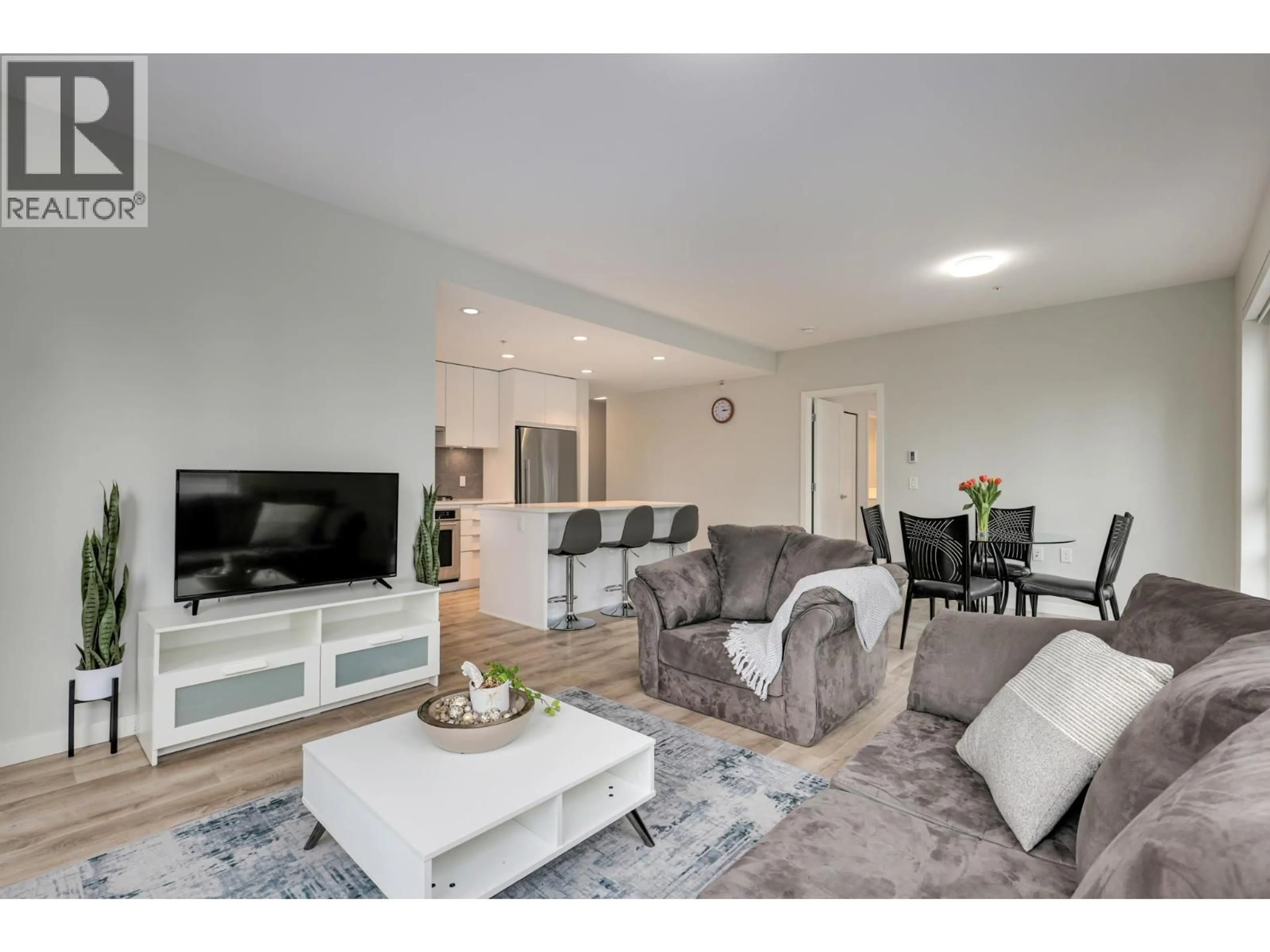 Living room with furniture, unknown for 404 - 615 COTTONWOOD AVENUE, Coquitlam British Columbia V3J2S5