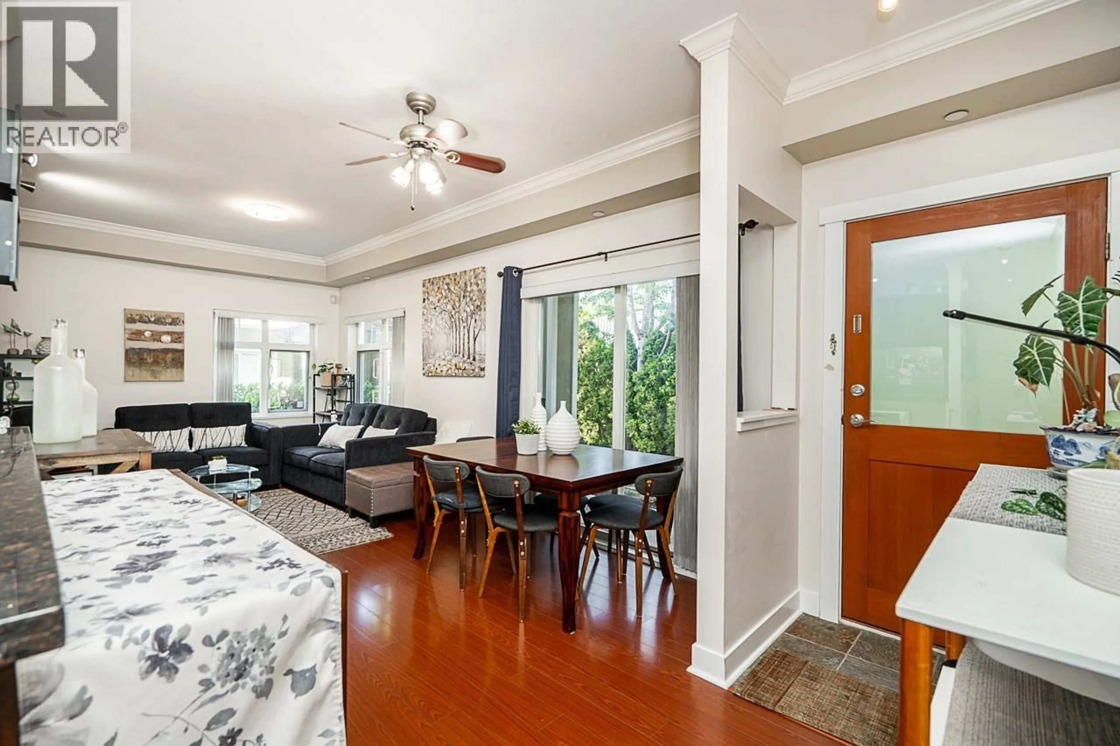 Unknown for 37 - 7388 MACPHERSON AVENUE, Burnaby British Columbia V5J0A1