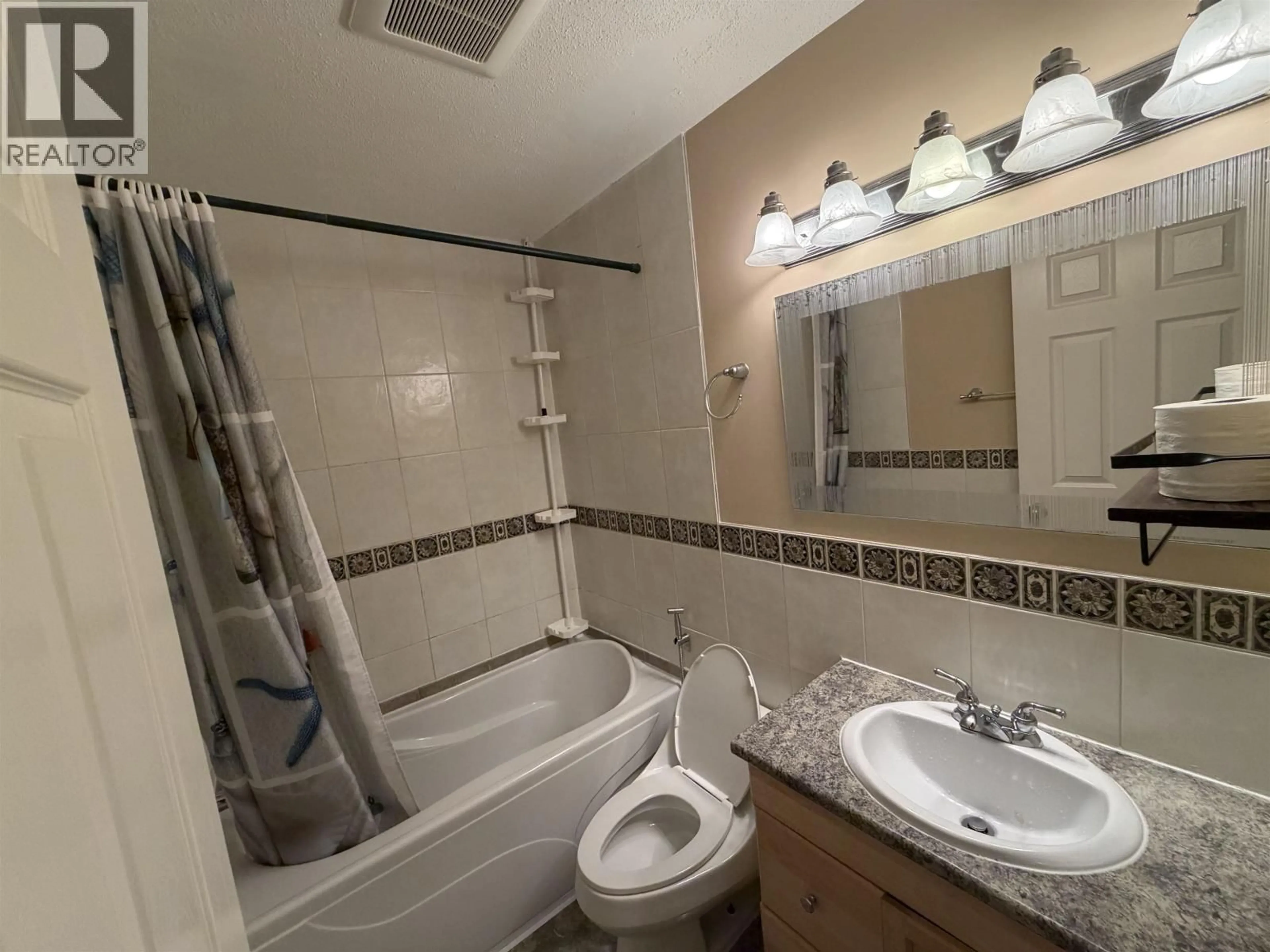 Standard bathroom, ceramic/tile floor for 982 HOWIE AVENUE, Coquitlam British Columbia V3J1T3