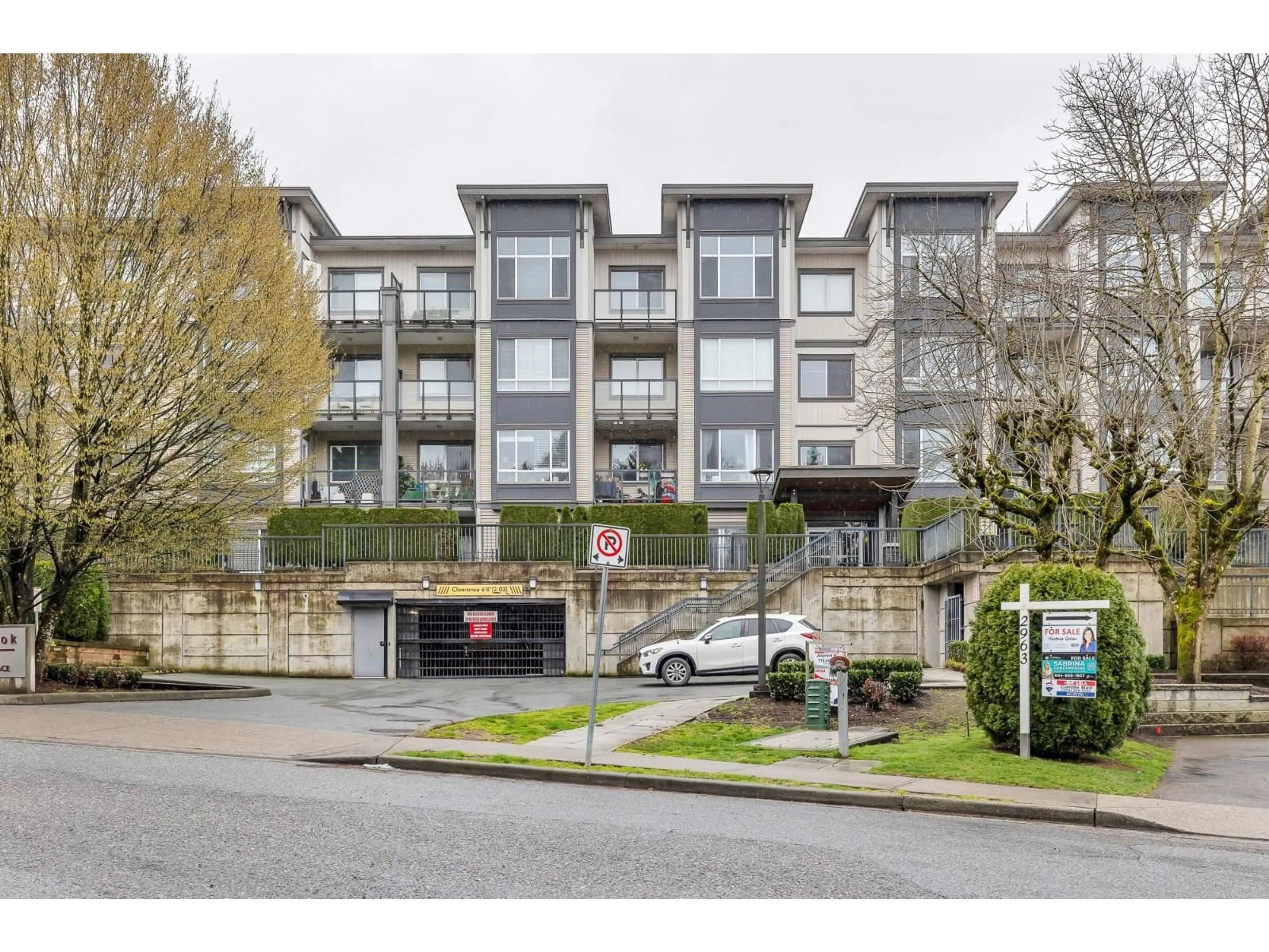 A pic from outside/outdoor area/front of a property/back of a property/a pic from drone, street for 416 - 2943 NELSON PLACE, Abbotsford British Columbia V2S0C8