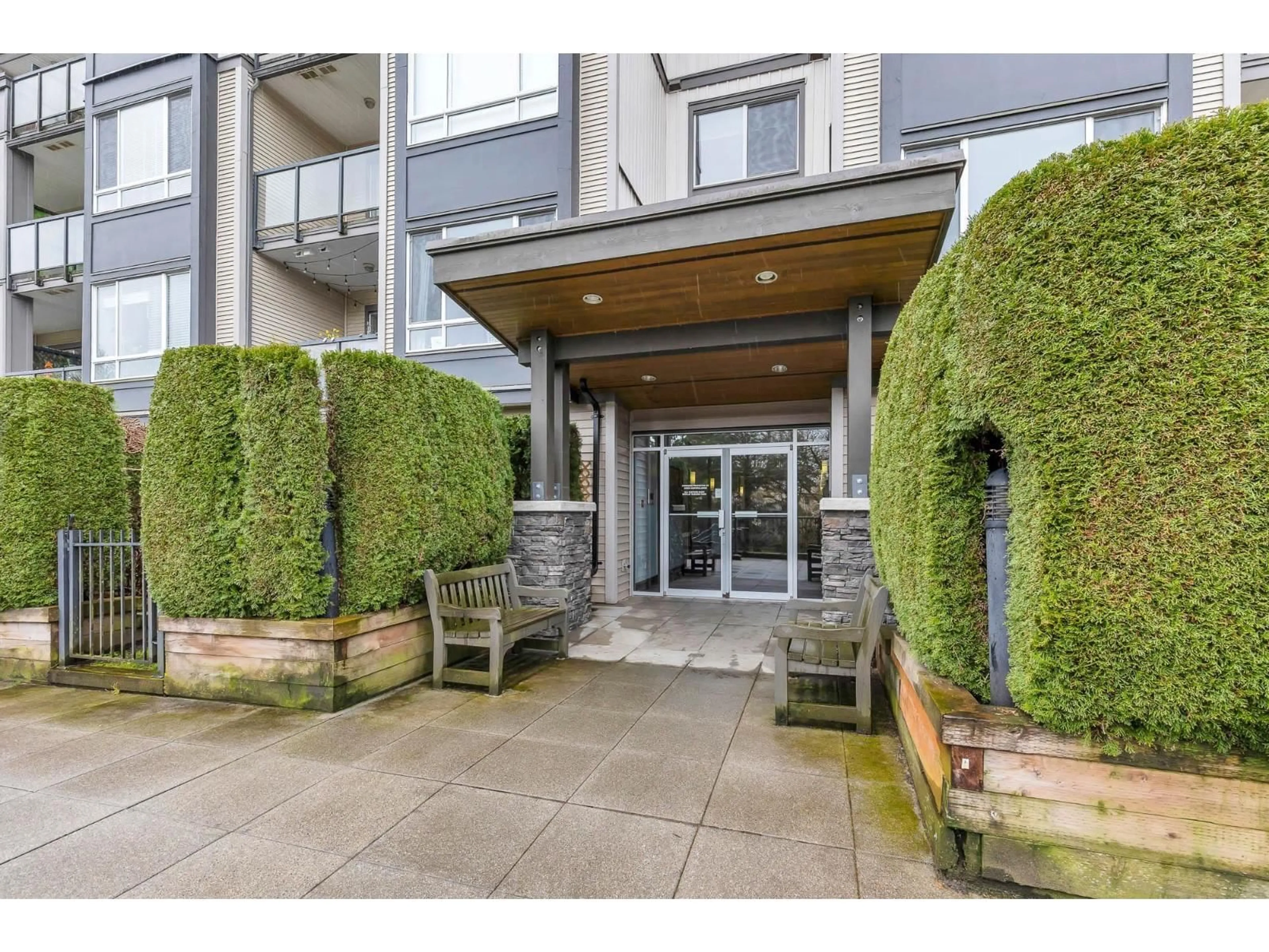 Indoor foyer for 416 - 2943 NELSON PLACE, Abbotsford British Columbia V2S0C8