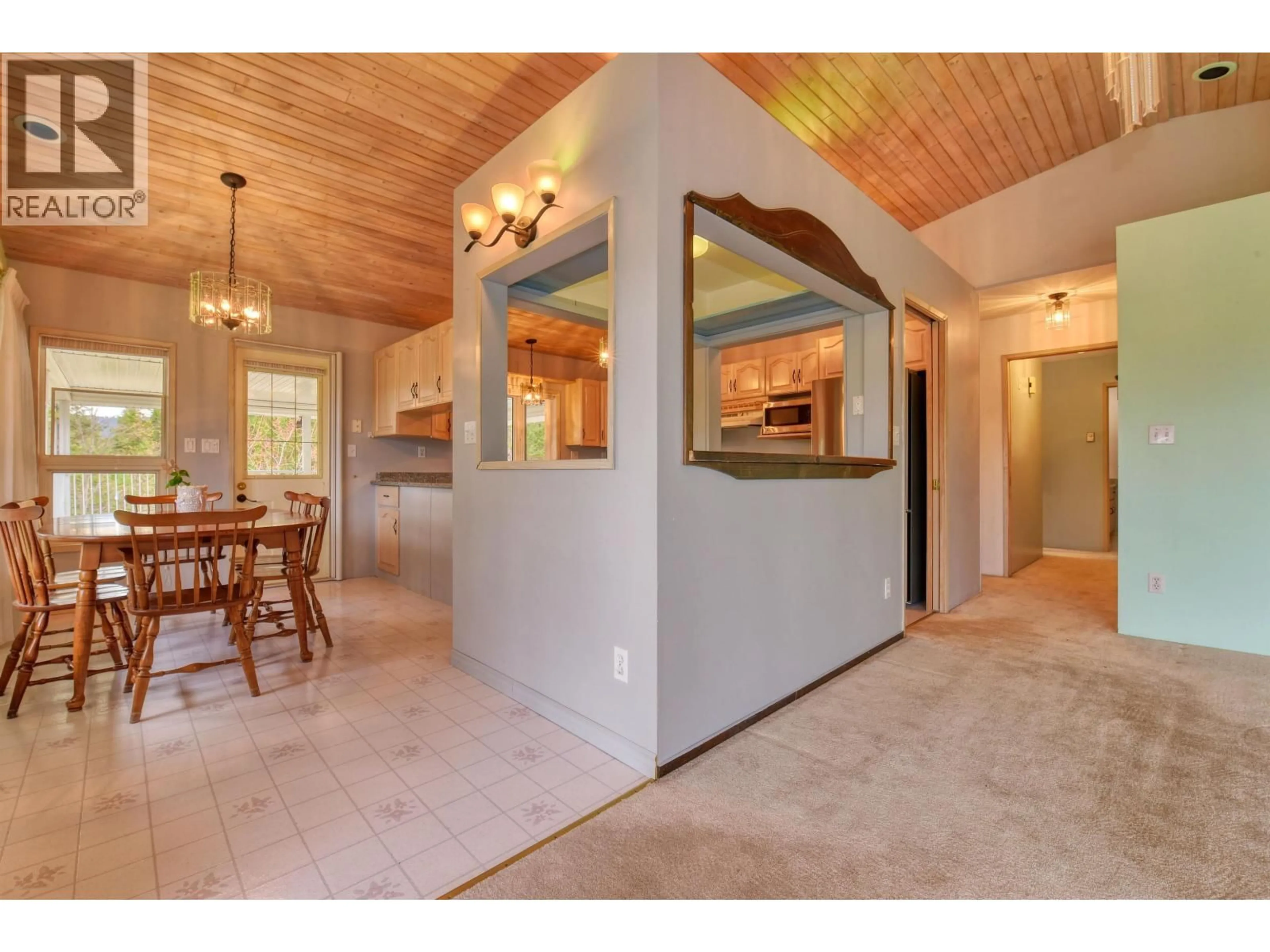 Open concept kitchen, ceramic/tile floor for 311 LEXINGTON ROAD, Williams Lake British Columbia V2G5H3