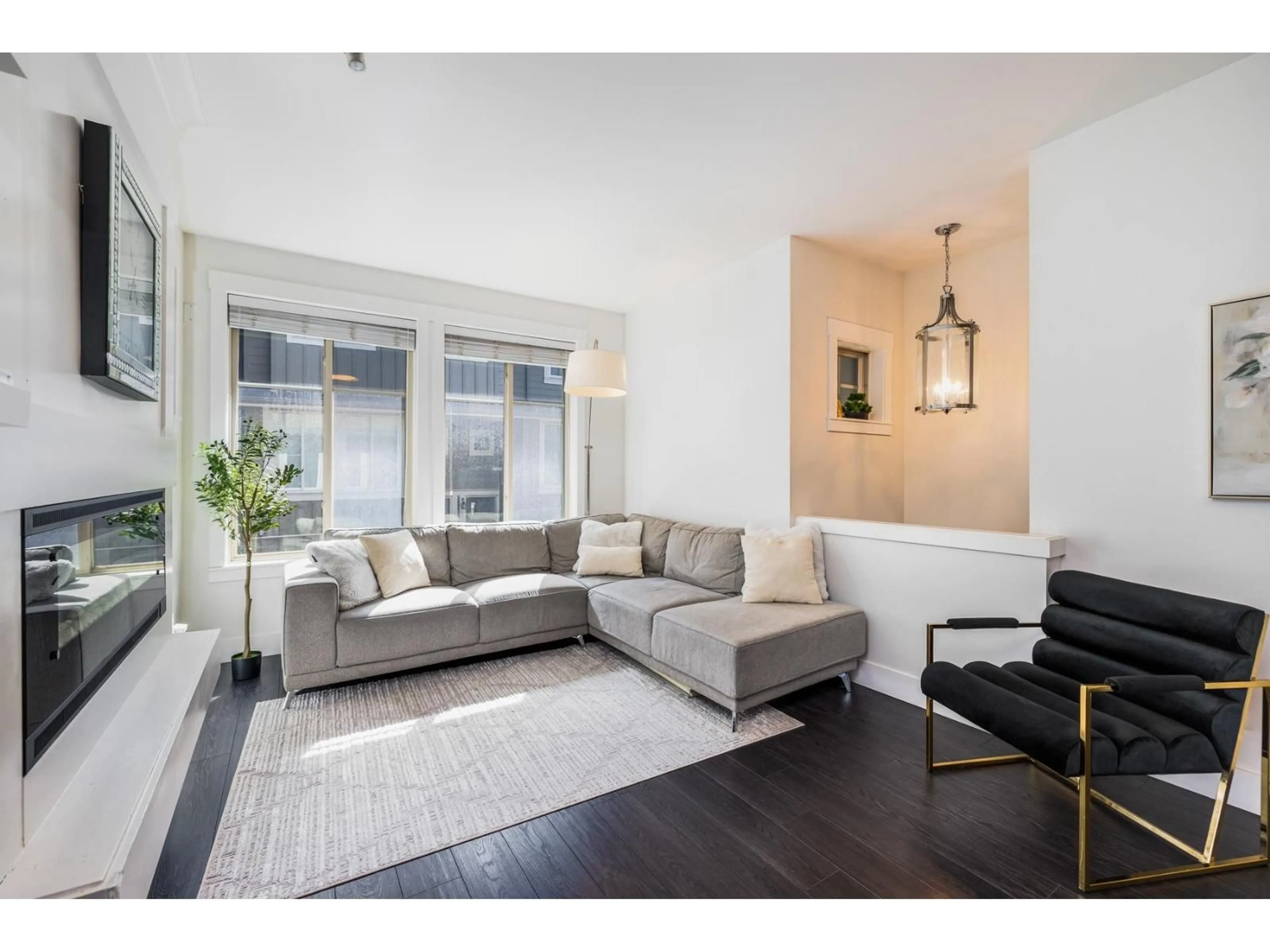 Living room with furniture, unknown for 8 - 3266 147 STREET, Surrey British Columbia V4P1Z8