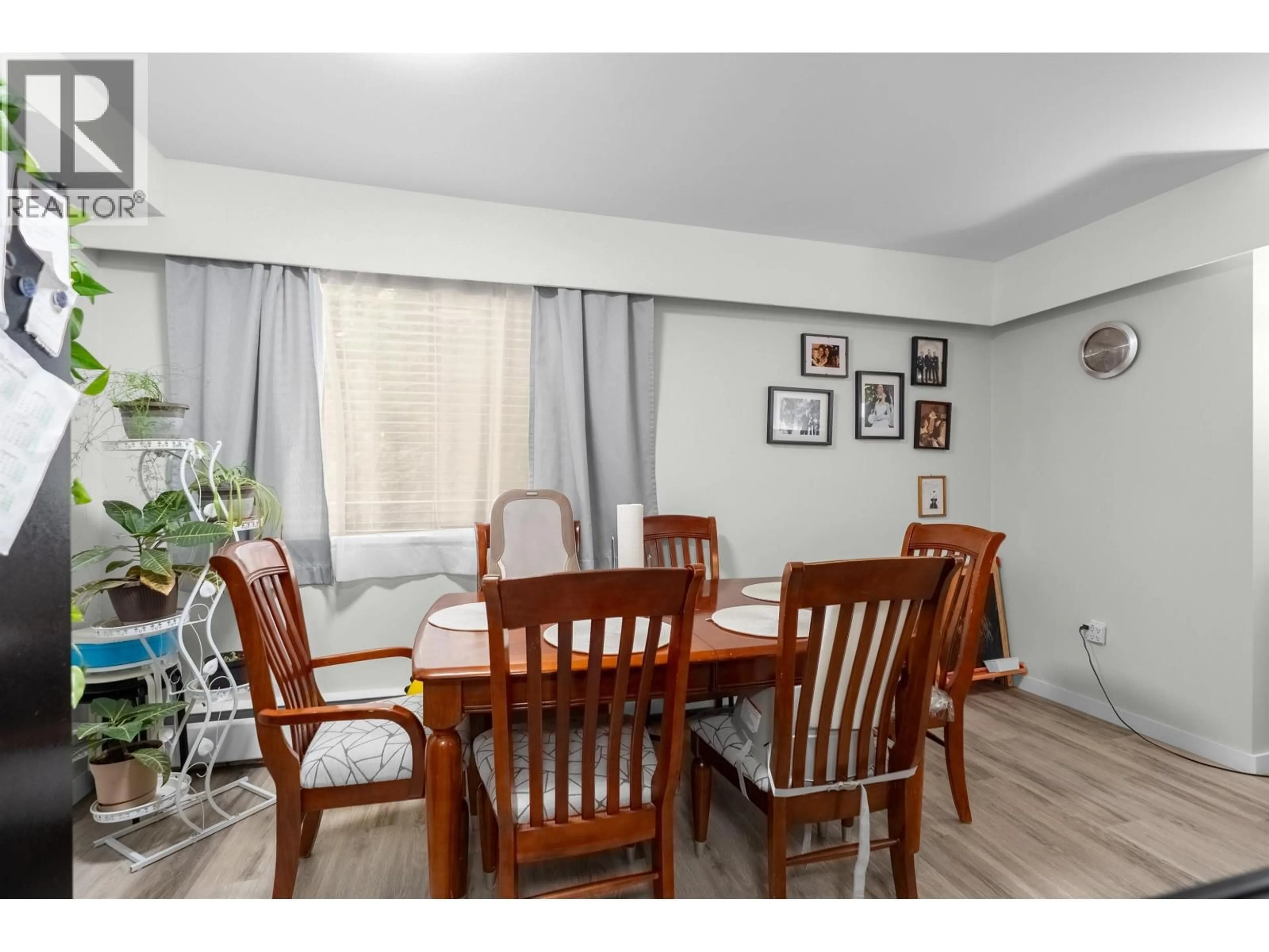Dining room, wood/laminate floor for 101 - 515 ELEVENTH STREET, New Westminster British Columbia V3M4G4