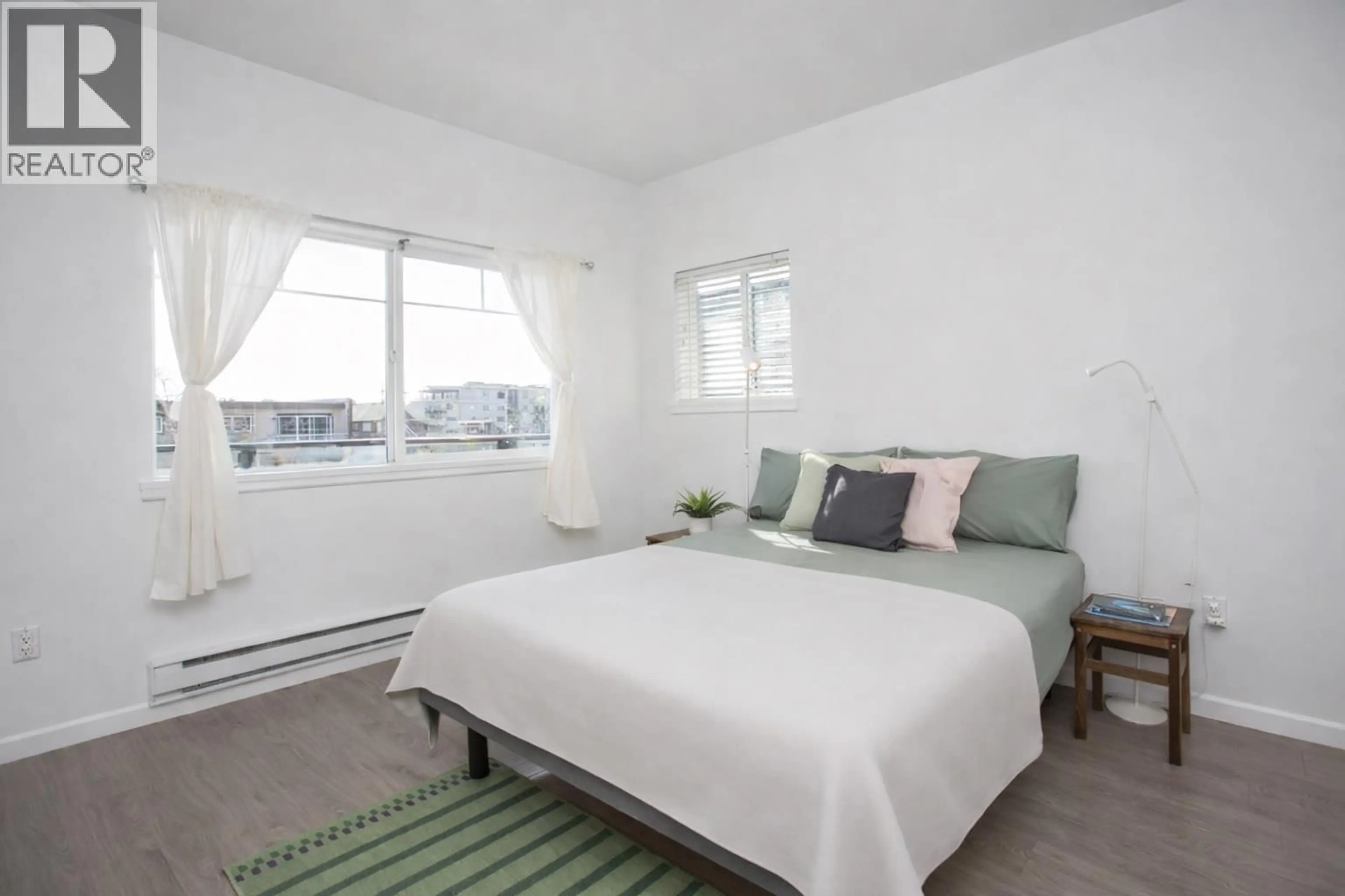 Bedroom with bed, unknown for 302 - 22363 SELKIRK AVENUE, Maple Ridge British Columbia V2X2X6