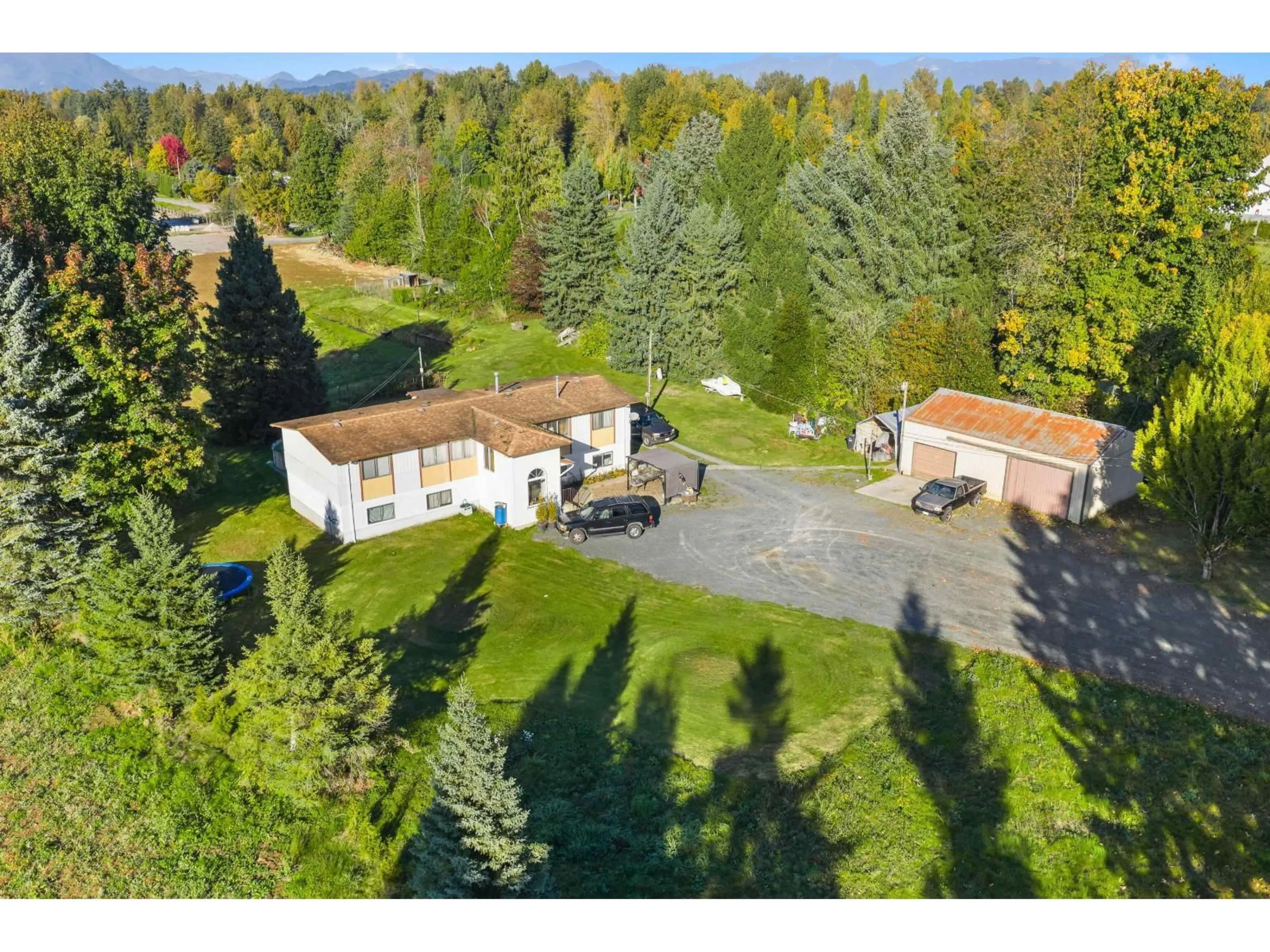 A pic from outside/outdoor area/front of a property/back of a property/a pic from drone, unknown for 28991 TOWNSHIPLINE ROAD, Abbotsford British Columbia V4X1S2