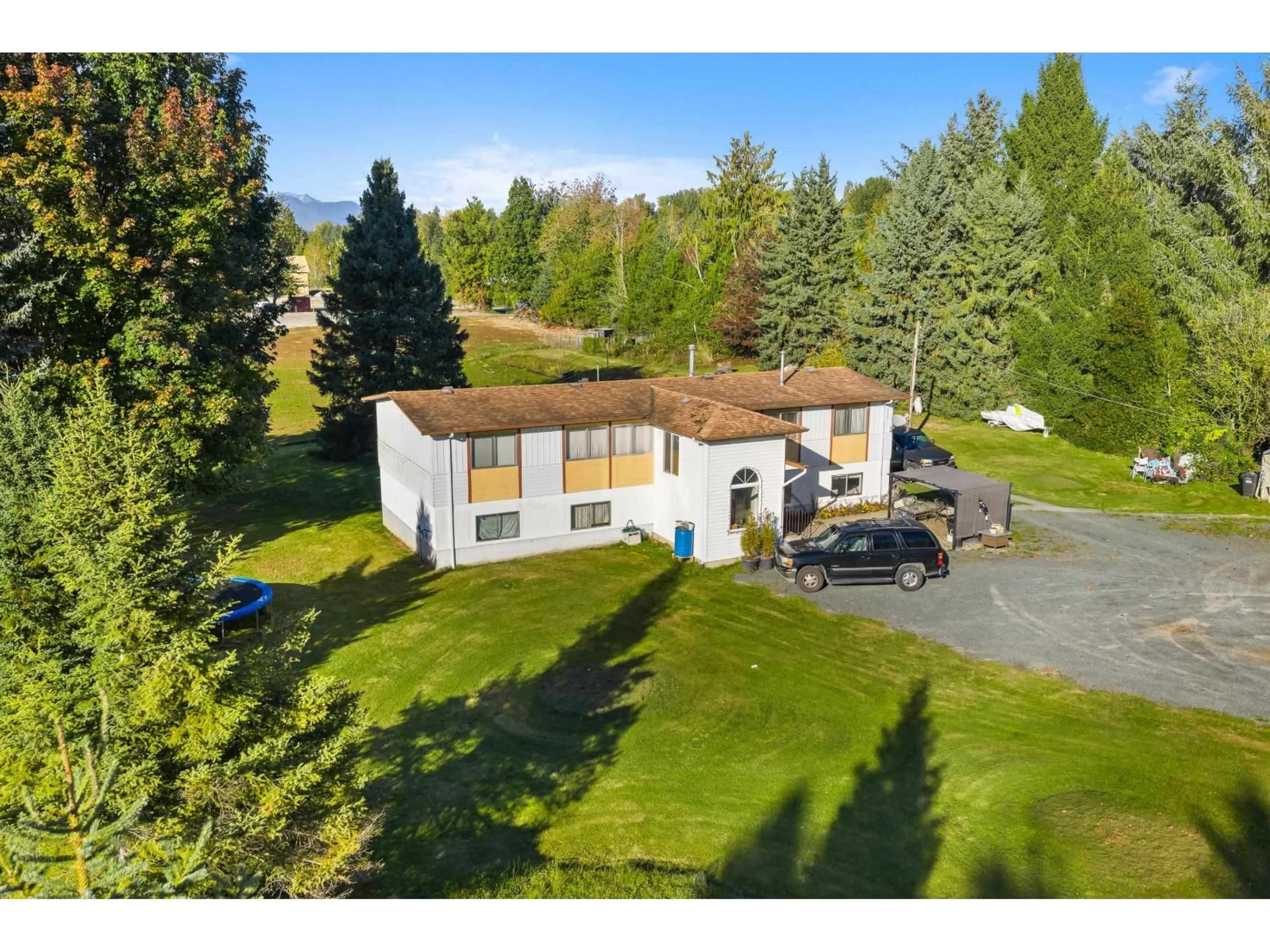 A pic from outside/outdoor area/front of a property/back of a property/a pic from drone, unknown for 28991 TOWNSHIPLINE ROAD, Abbotsford British Columbia V4X1S2
