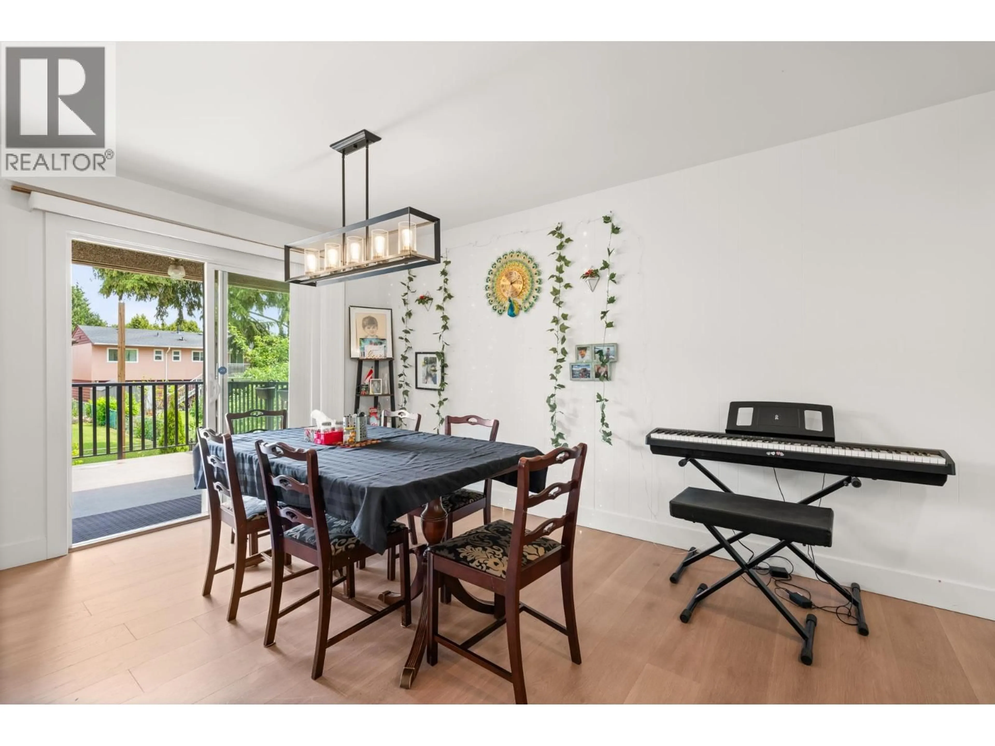 Dining room, wood/laminate floor for 1106 DUTHIE AVENUE, Burnaby British Columbia V5A2R4