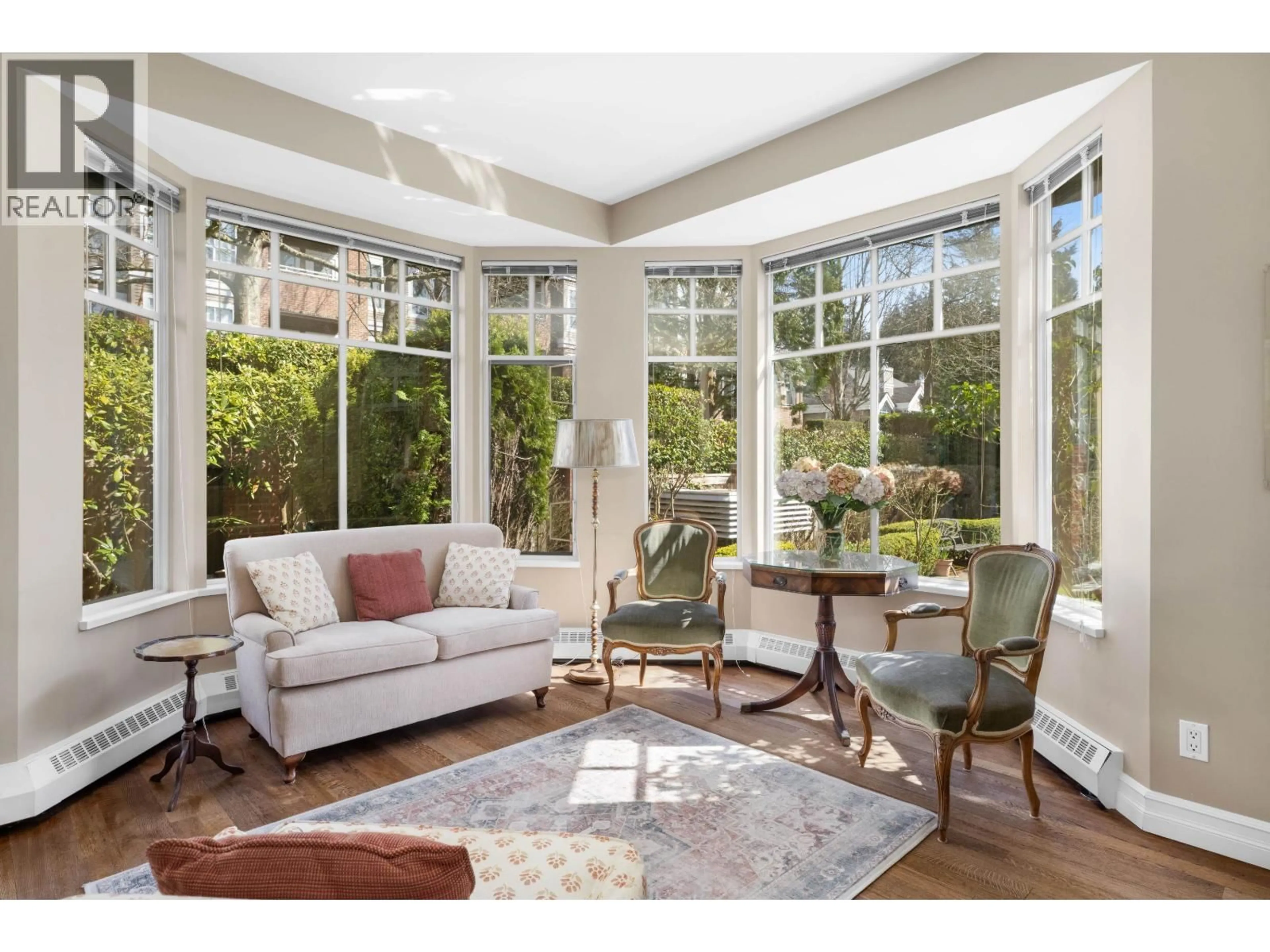 Living room with furniture, unknown for 10 - 5880 HAMPTON PLACE, Vancouver British Columbia V6T2E9