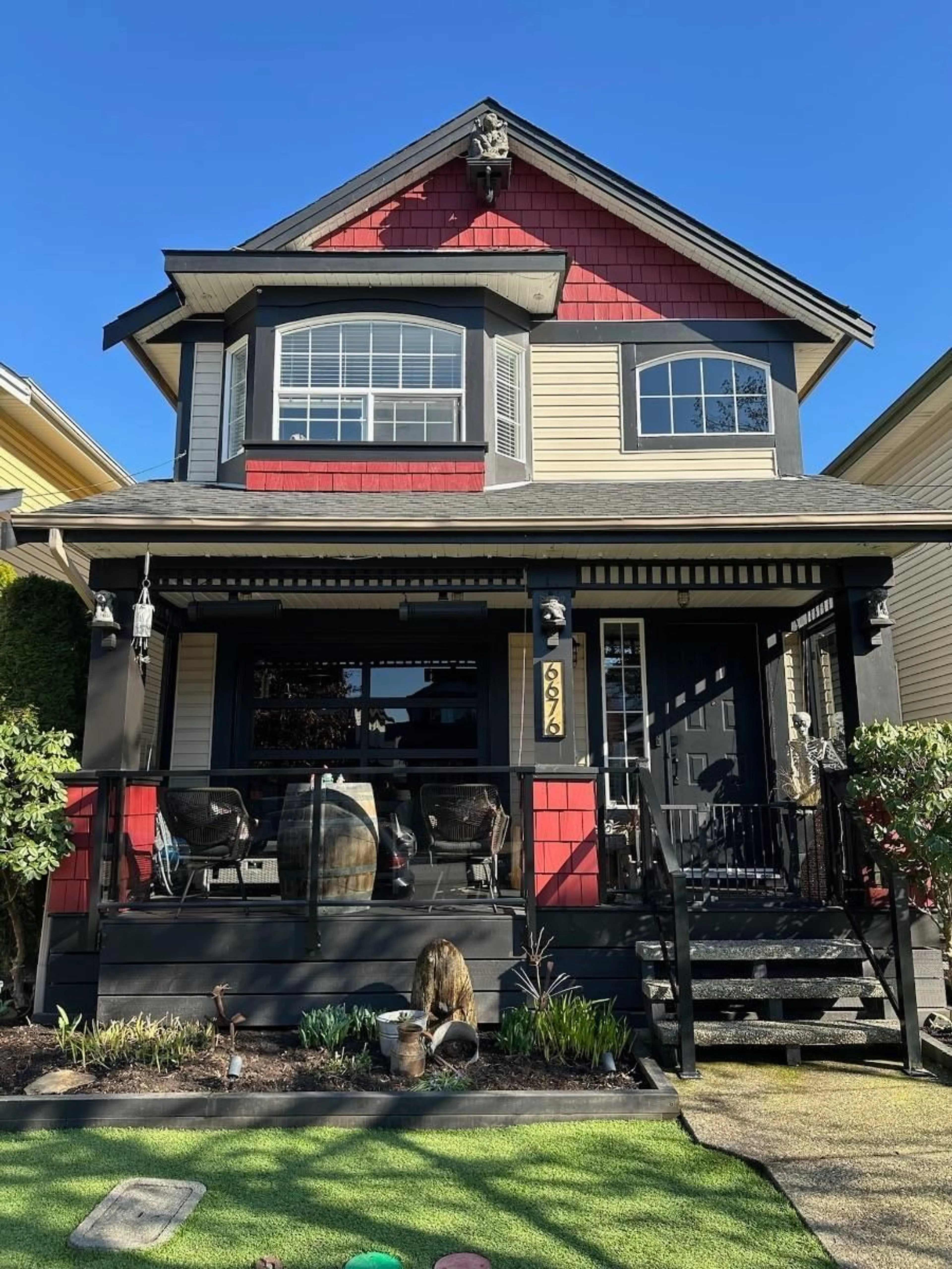 Home with vinyl exterior material, street for 6676 185 STREET, Surrey British Columbia V3S9B1