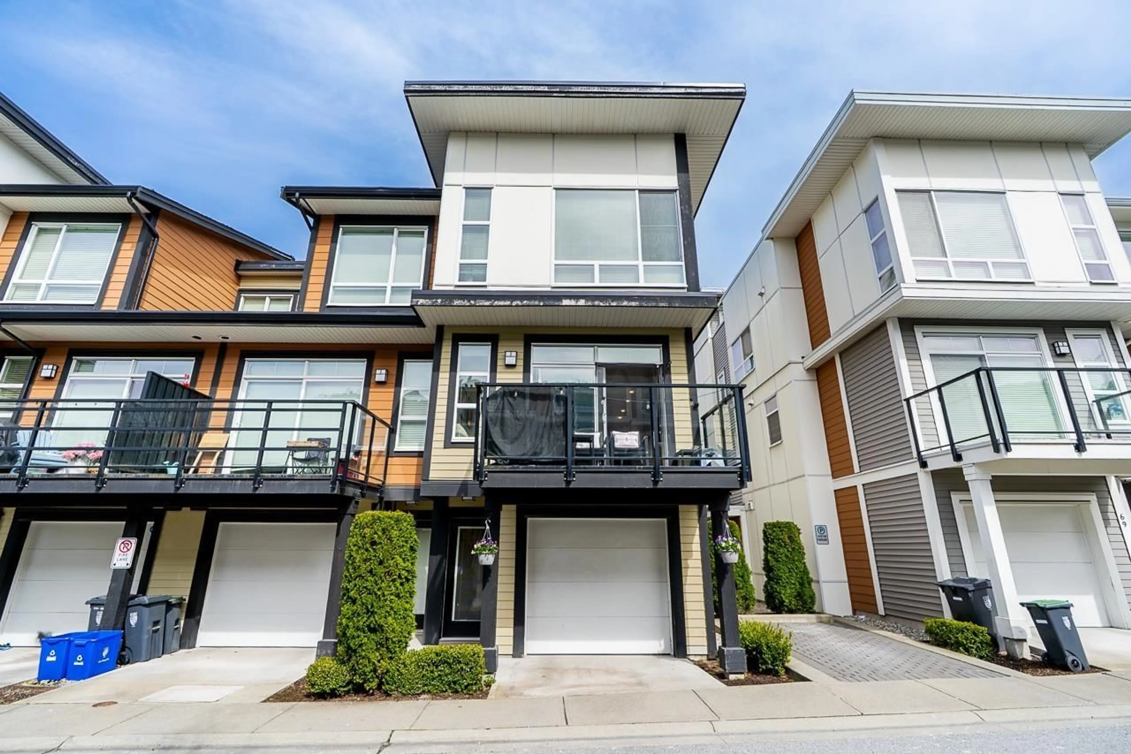 Home with vinyl exterior material, street for 70 - 20857 77A AVENUE, Langley British Columbia V2Y0W7