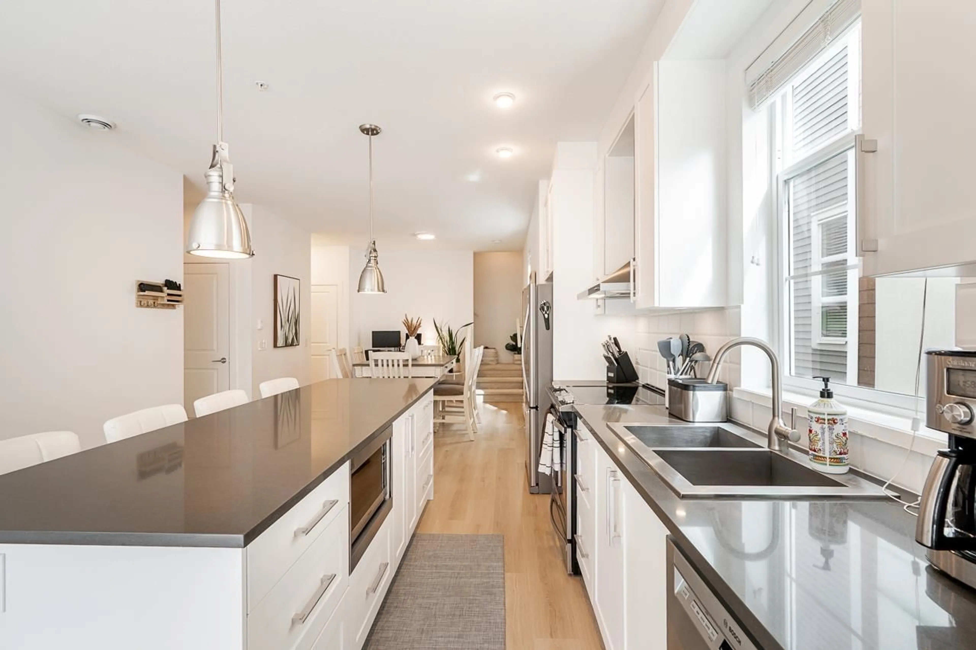 Contemporary kitchen, unknown for 70 - 20857 77A AVENUE, Langley British Columbia V2Y0W7