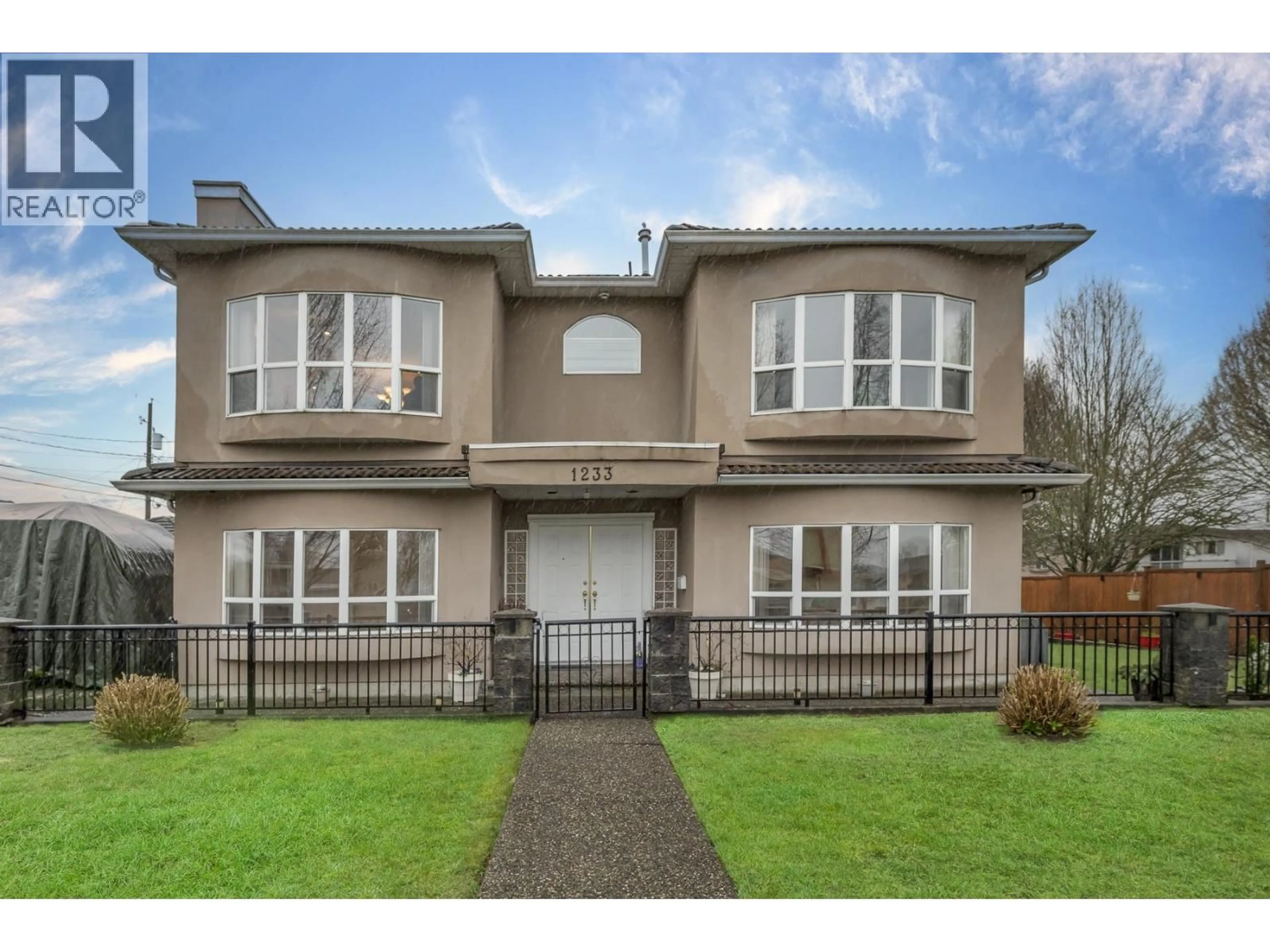 Unknown for 1233 RUPERT STREET, Vancouver British Columbia V5K5E1