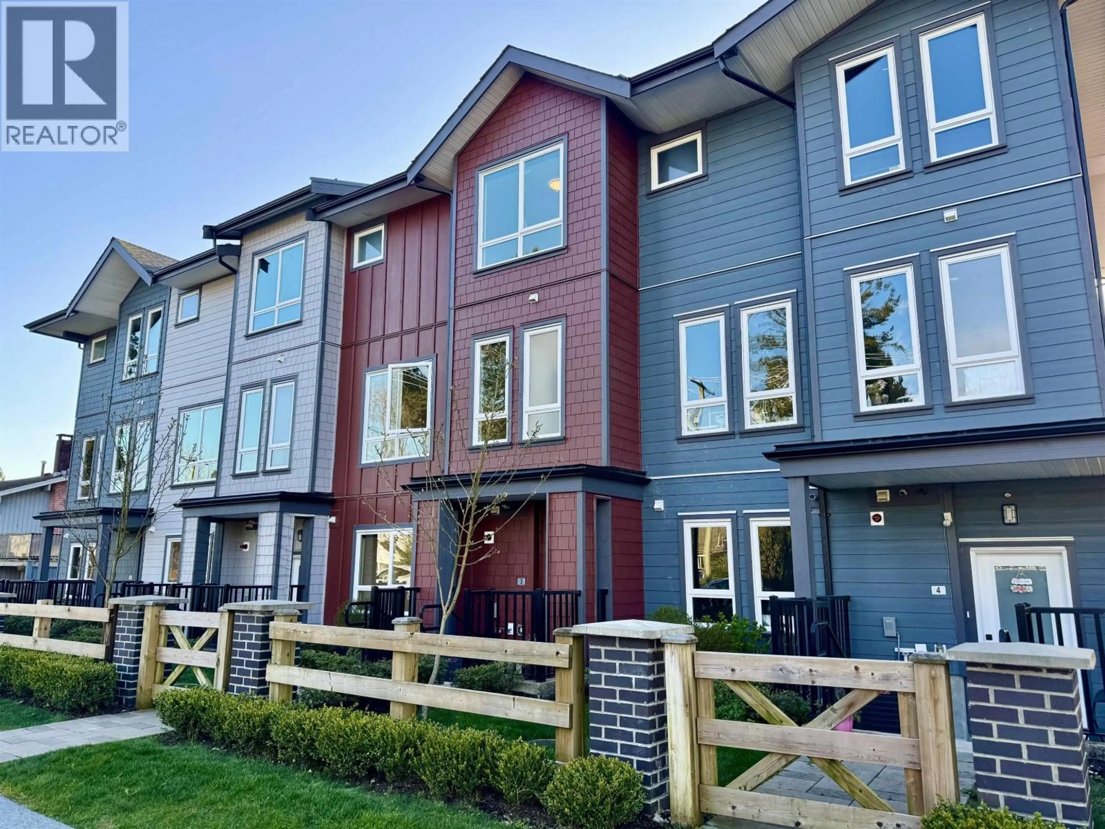 Home with vinyl exterior material, street for 3 - 11851 232 STREET, Maple Ridge British Columbia V2X6S8